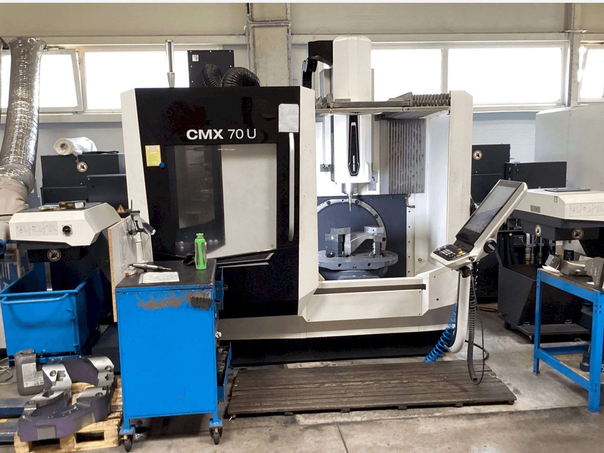 Mašīnas DMG MORI CMX 70U pretskats