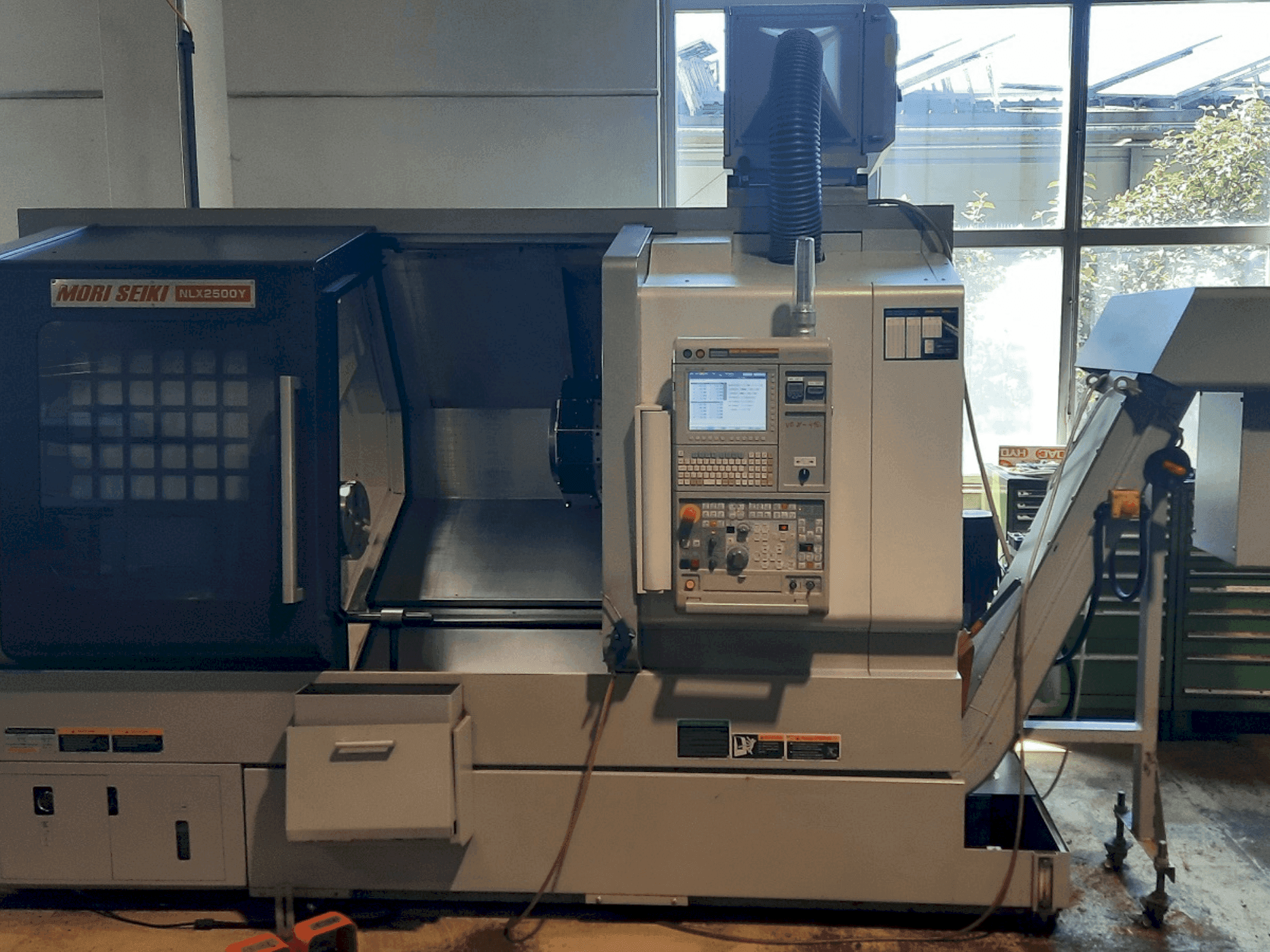 Mašīnas DMG Mori Seiki NLX2500Y 700 pretskats