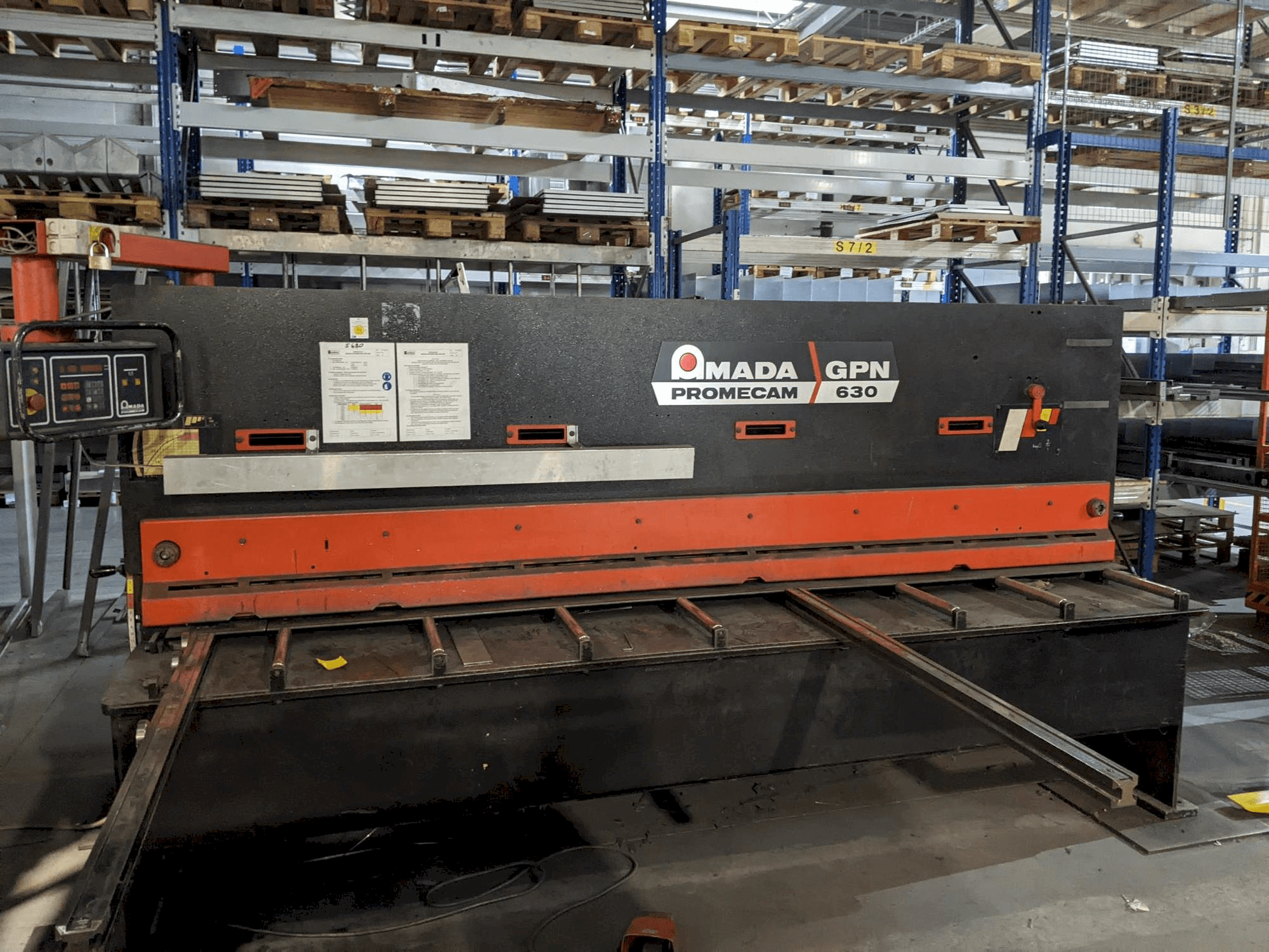 Mašīnas AMADA Promecam Gpn 630 pretskats