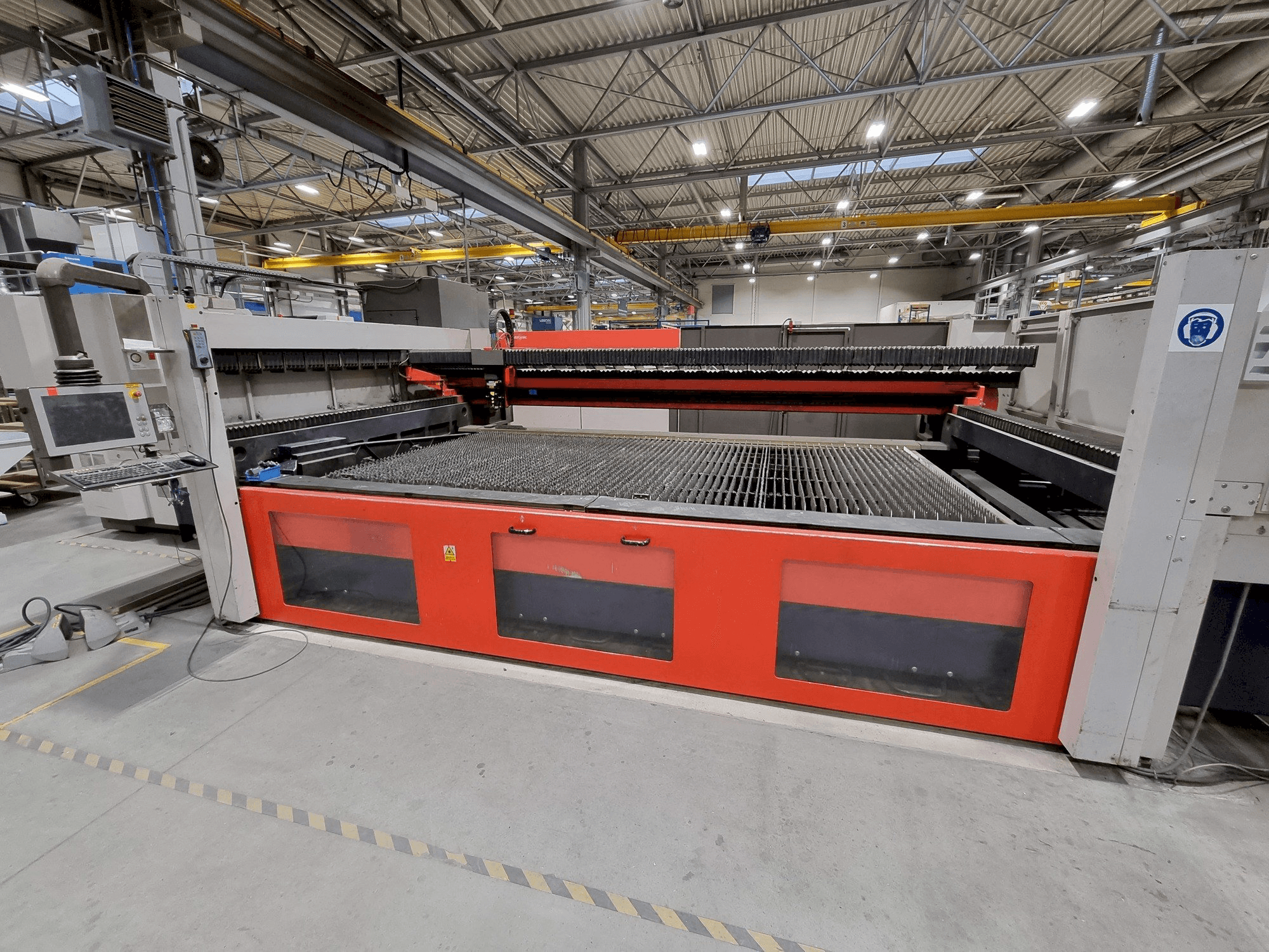 Mašīnas Bystronic Bylaser 4400 pretskats