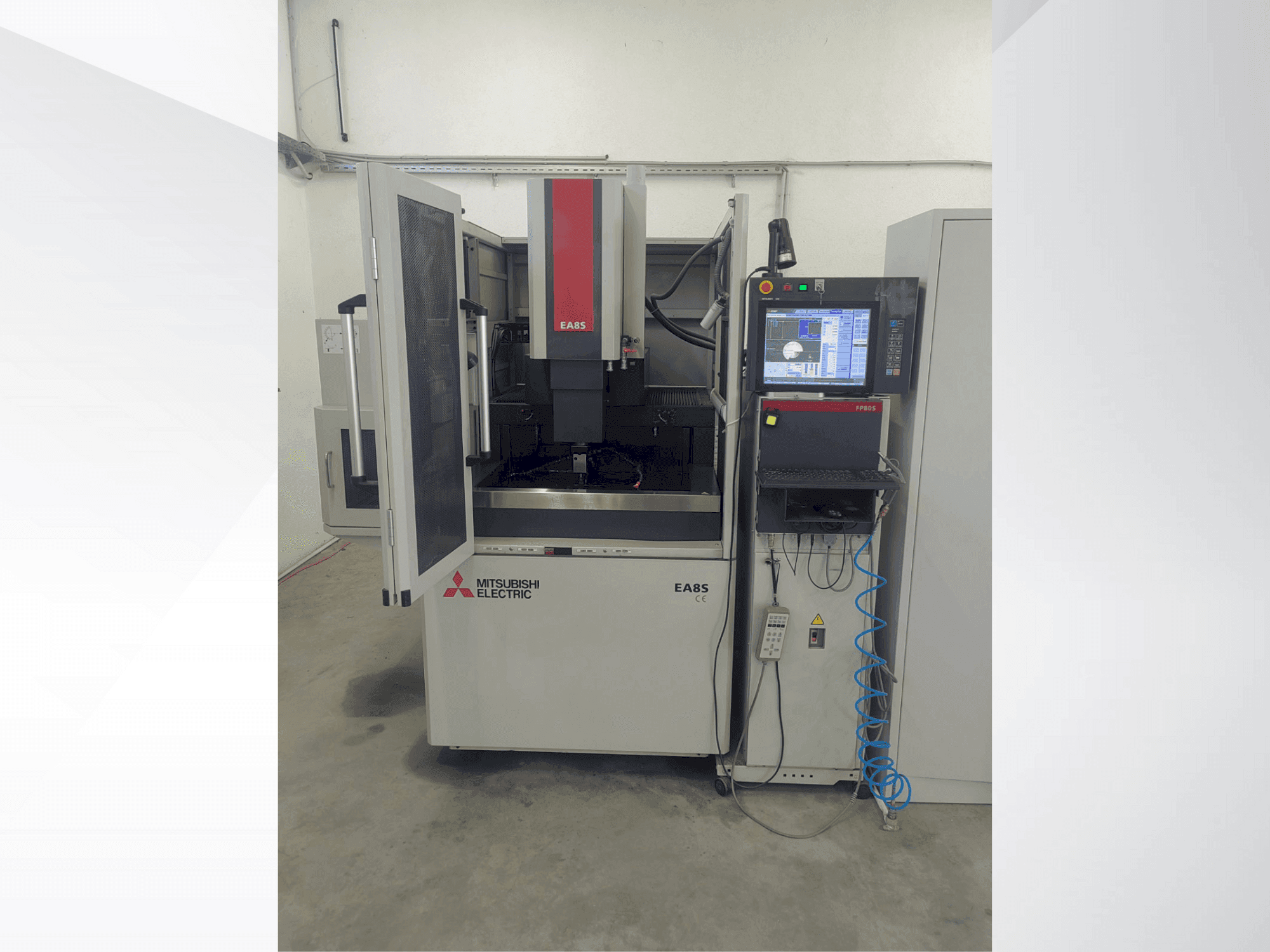 Mašīnas Mitsubishi Electric EA8S pretskats
