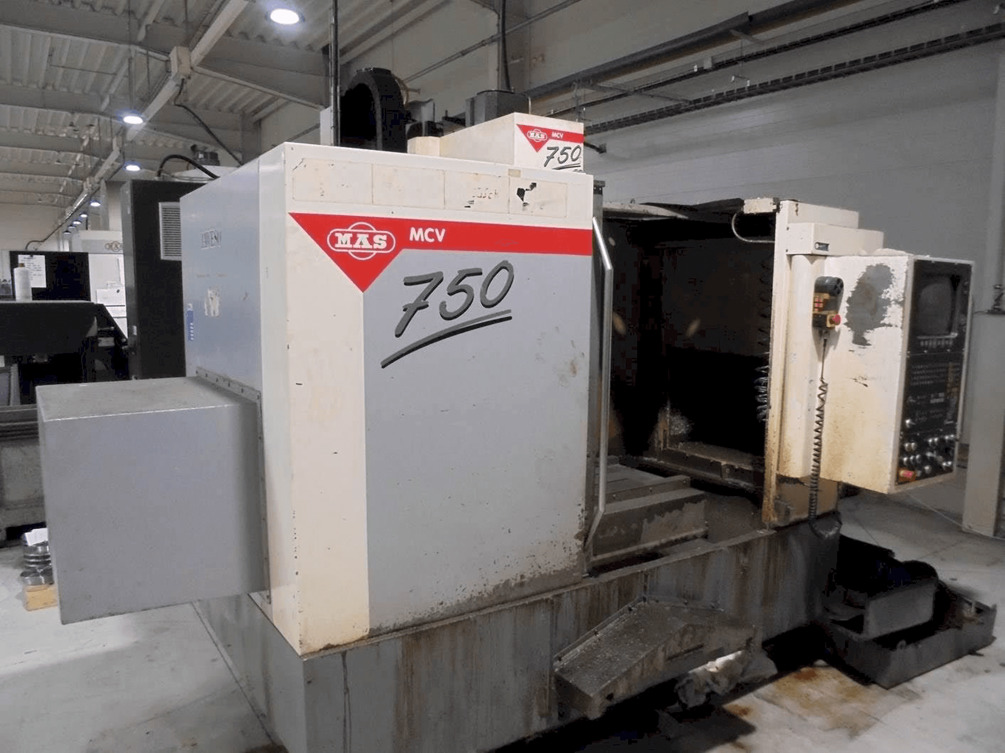 Mašīnas KOVOSVIT MAS MCV 750 pretskats