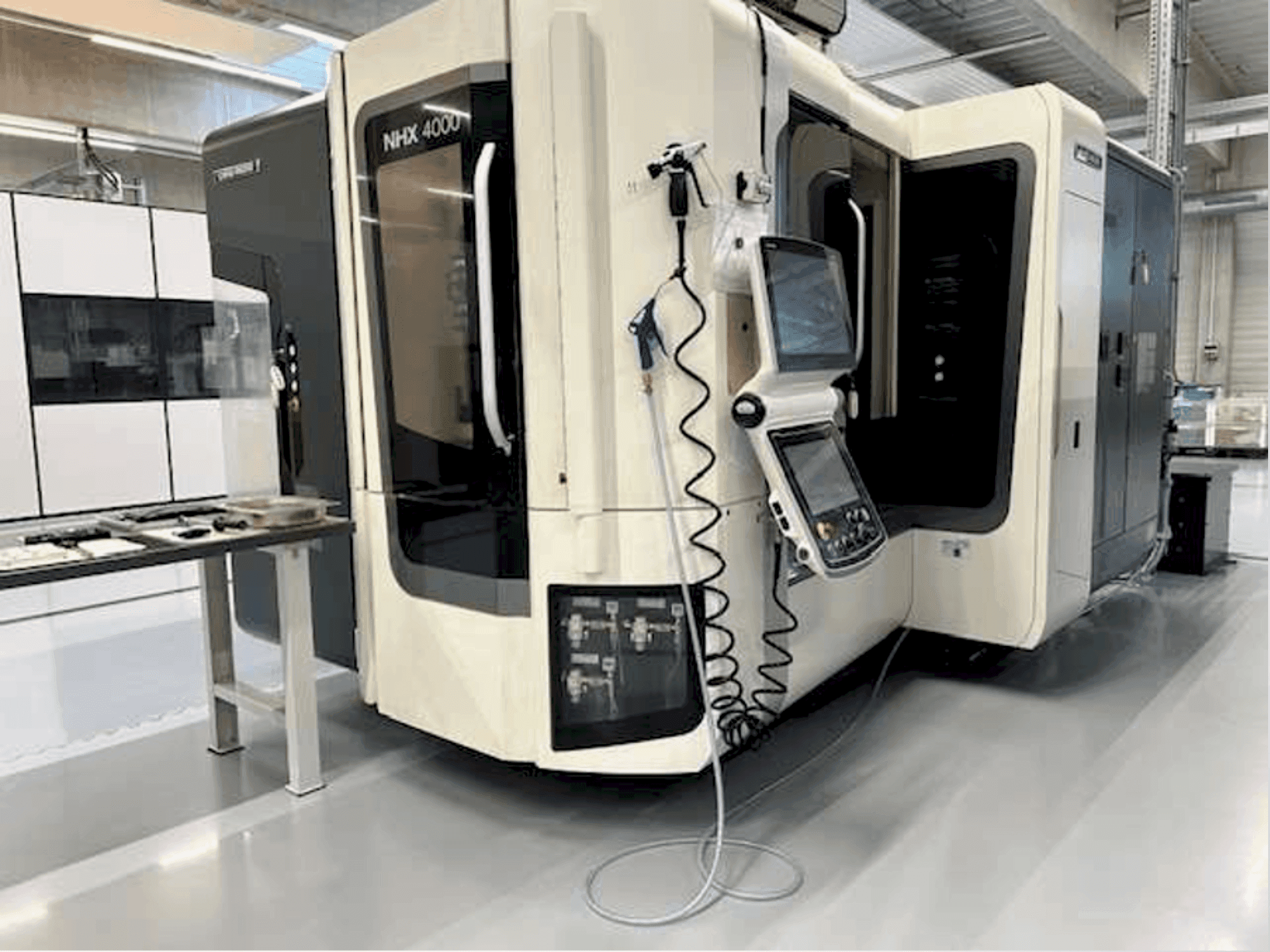 Mašīnas DMG MORI NHX 4000 pretskats