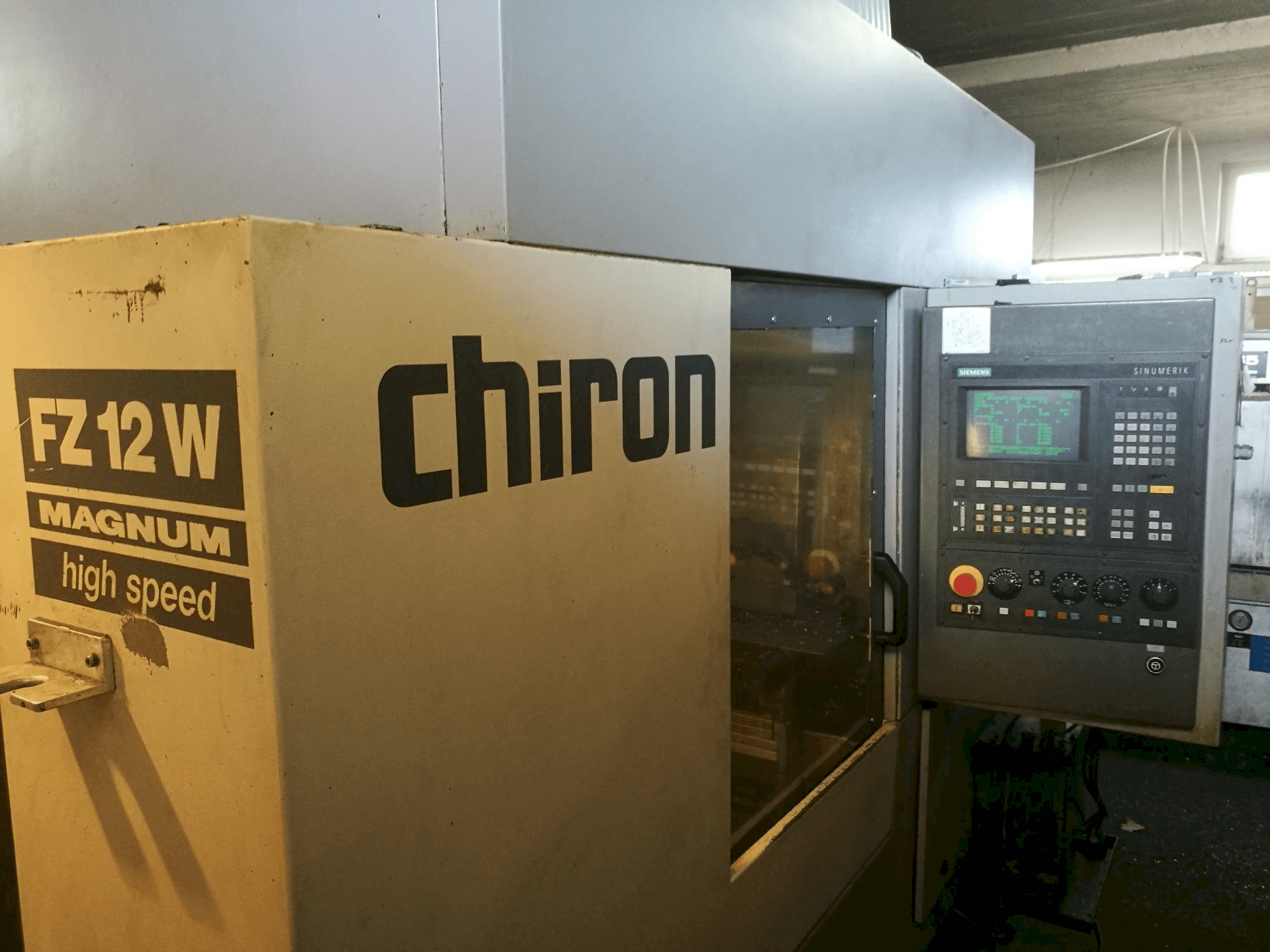 Mašīnas CHIRON FZ 12 W Magnum pretskats