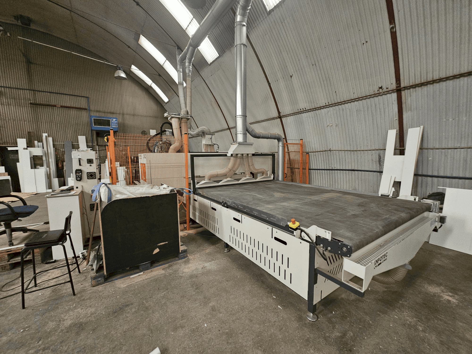 Mašīnas INFOTEC 3121 PRO EVO pretskats