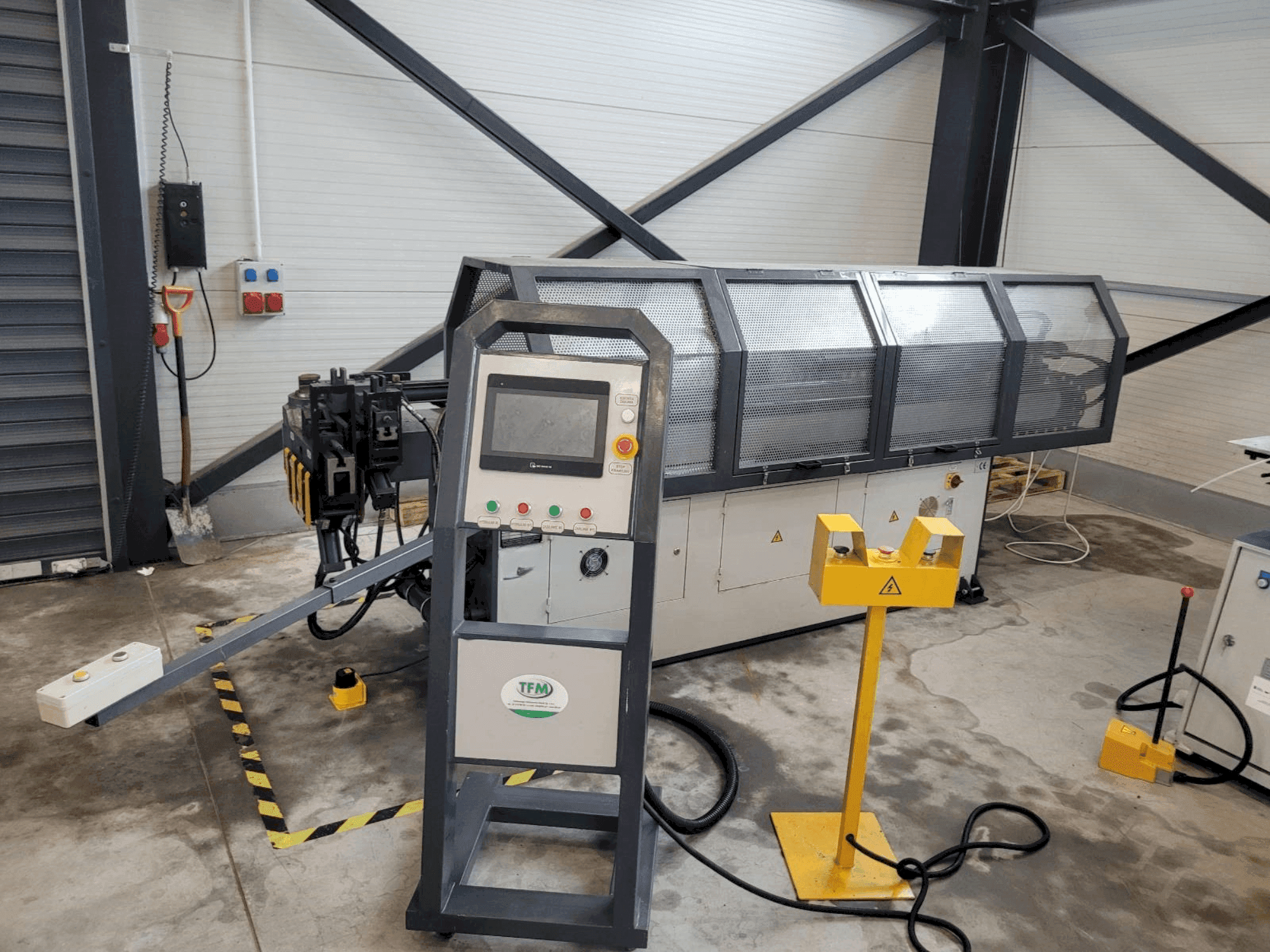 Mašīnas TFM GM-SB-38CNC- 2A1S pretskats
