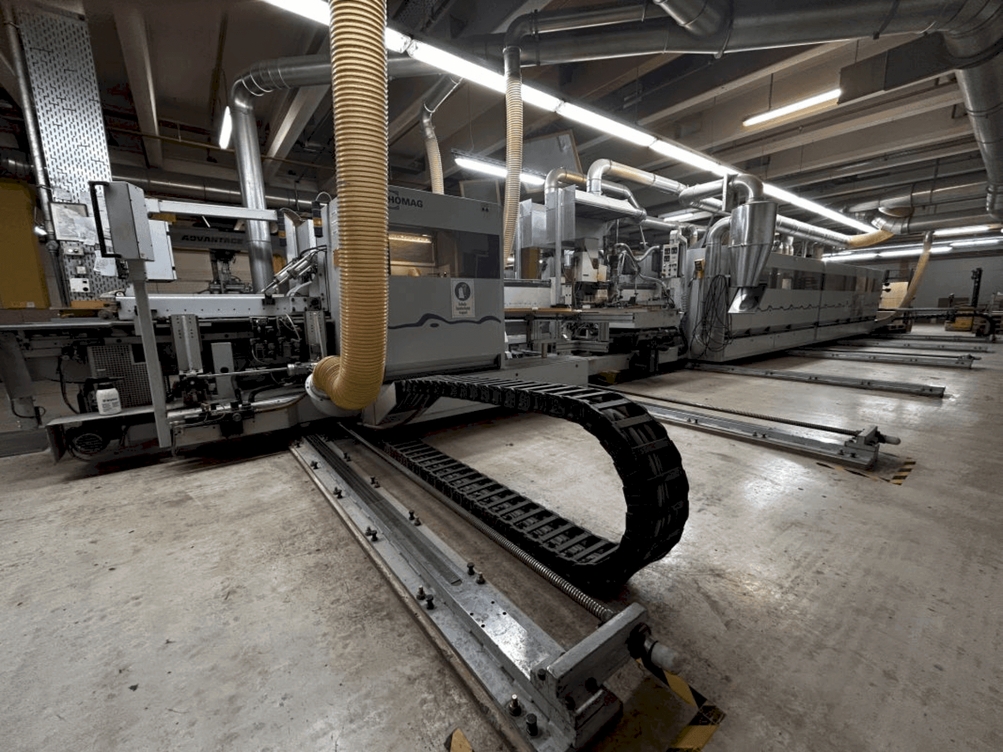 Mašīnas HOMAG WEEKE PROFI KFL20/29/QA/25 pretskats