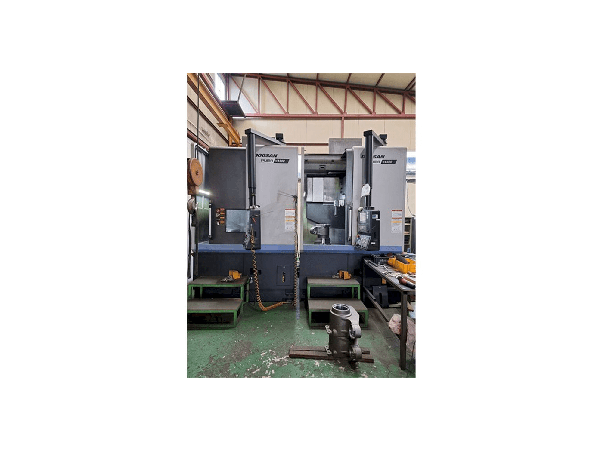 Mašīnas Doosan Puma V8300 pretskats