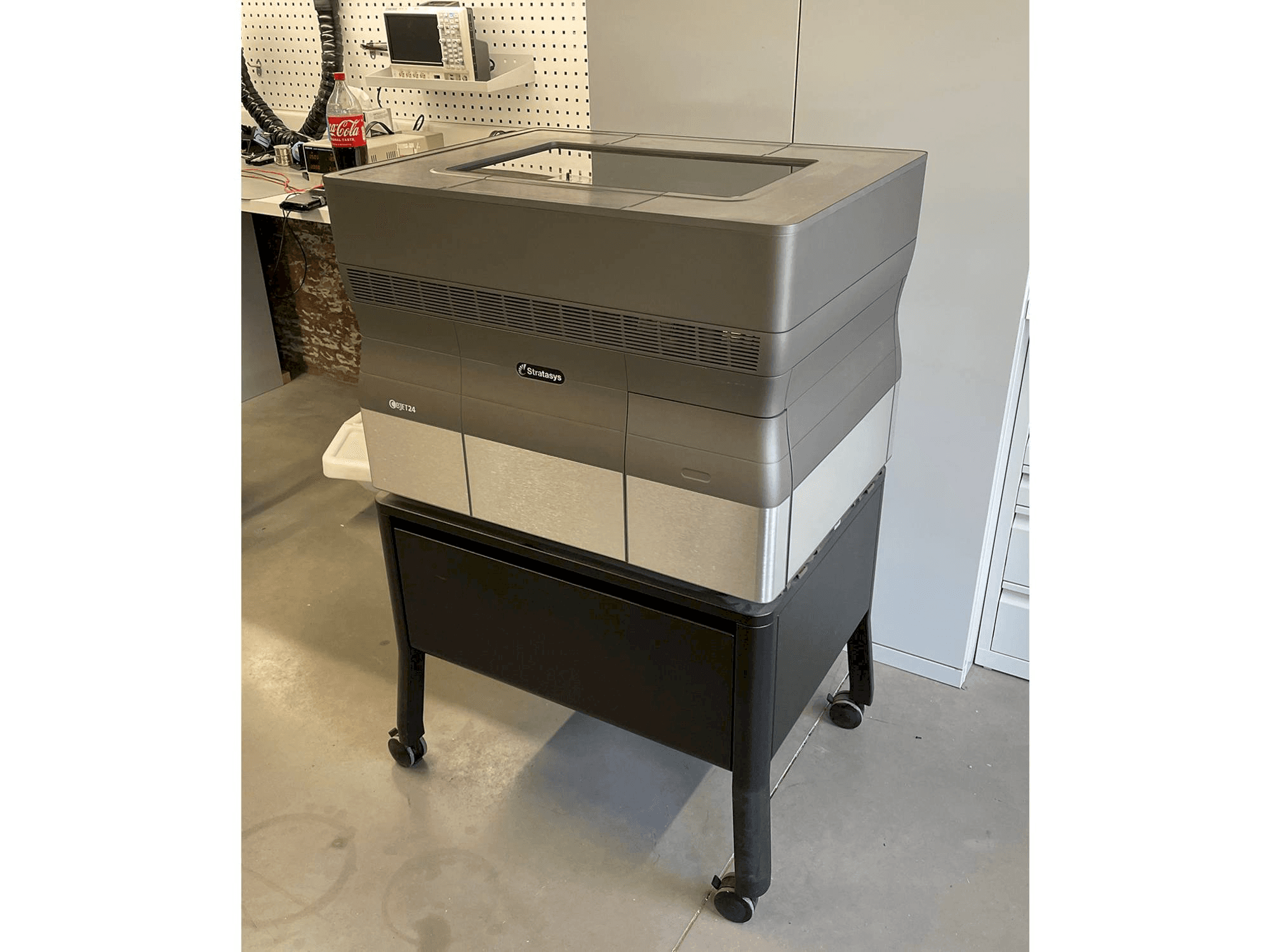 Mašīnas Stratasys Objet24 pretskats