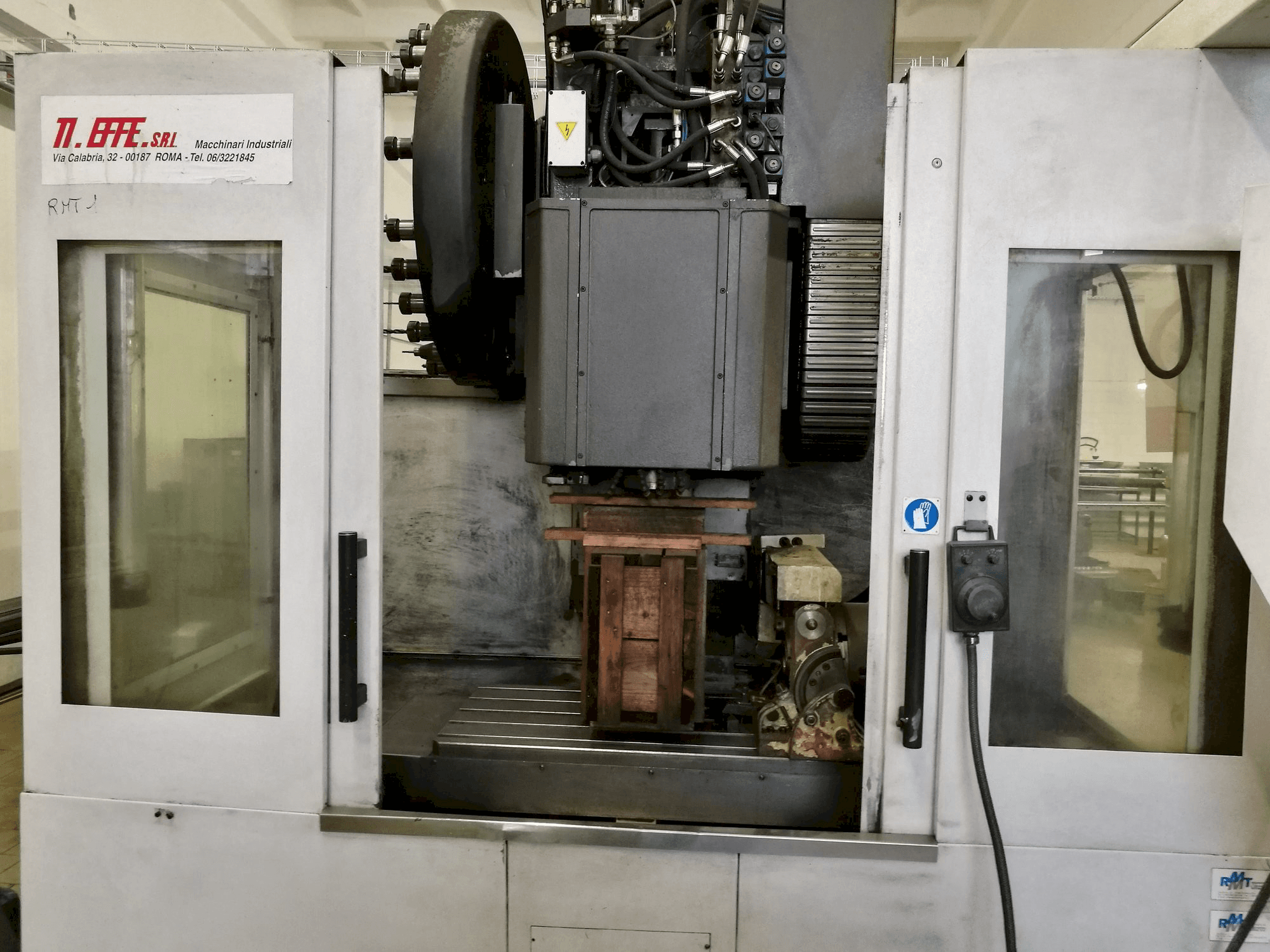 Mašīnas RMT Kompakt 8 pretskats