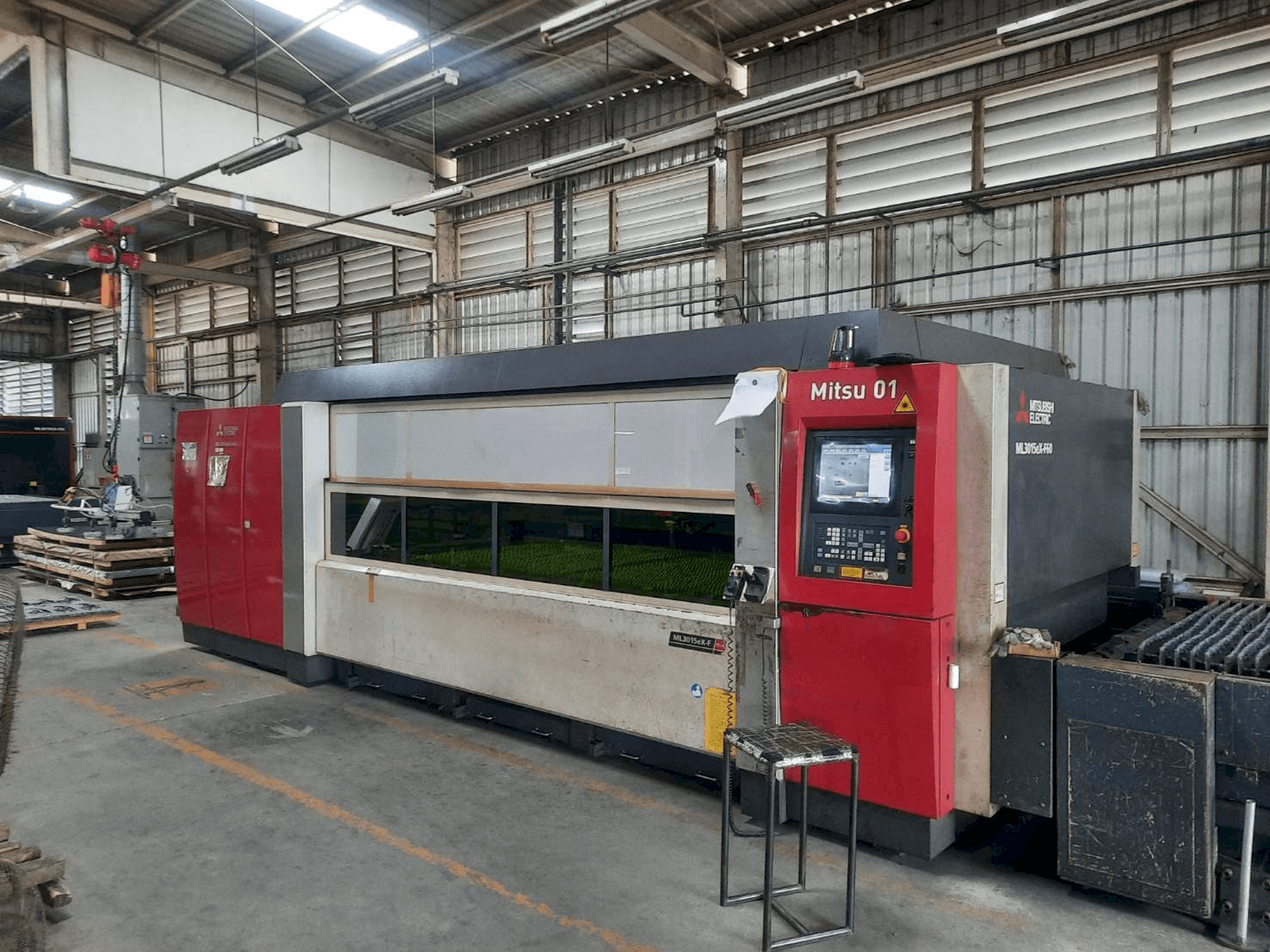 Mašīnas Mitsubishi ML3015eX F60 pretskats