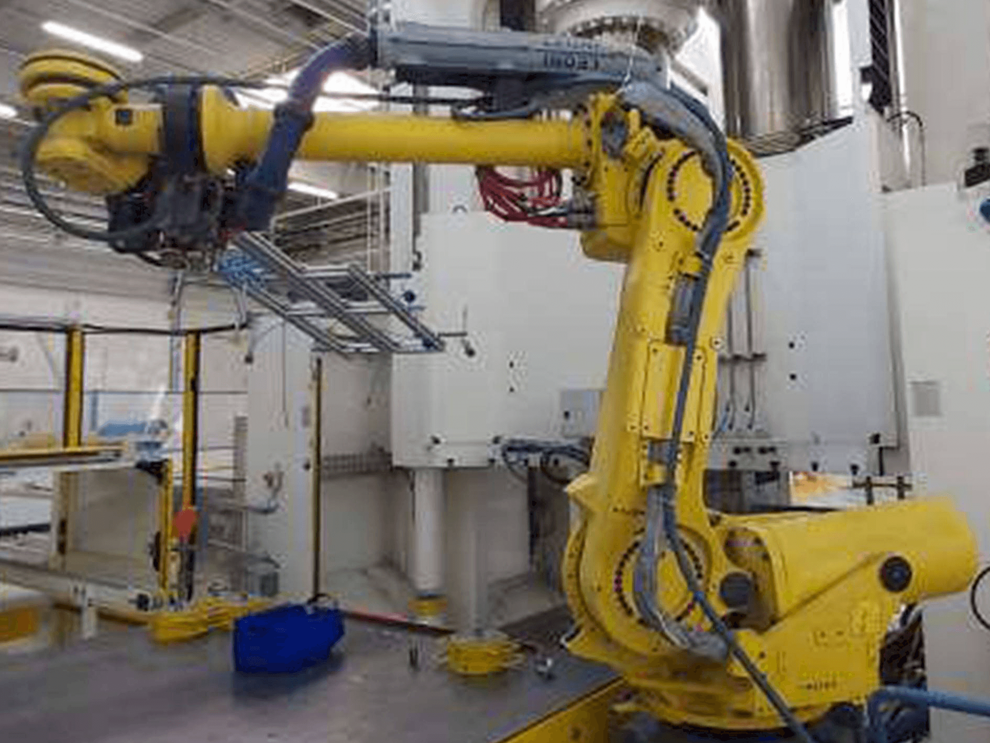Mašīnas FANUC Robot R-2000iB/185L pretskats