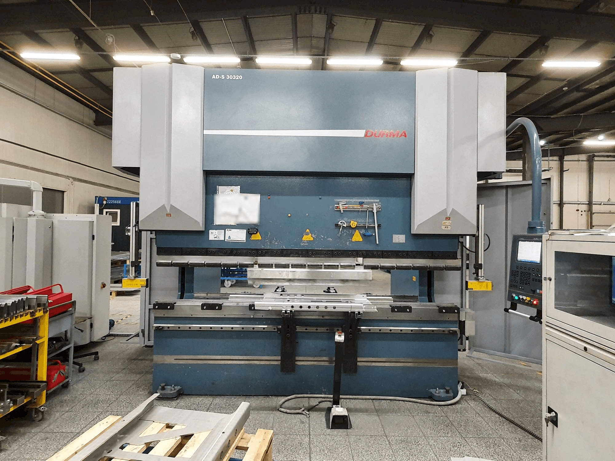 Mašīnas Durma AD-S 30320 pretskats