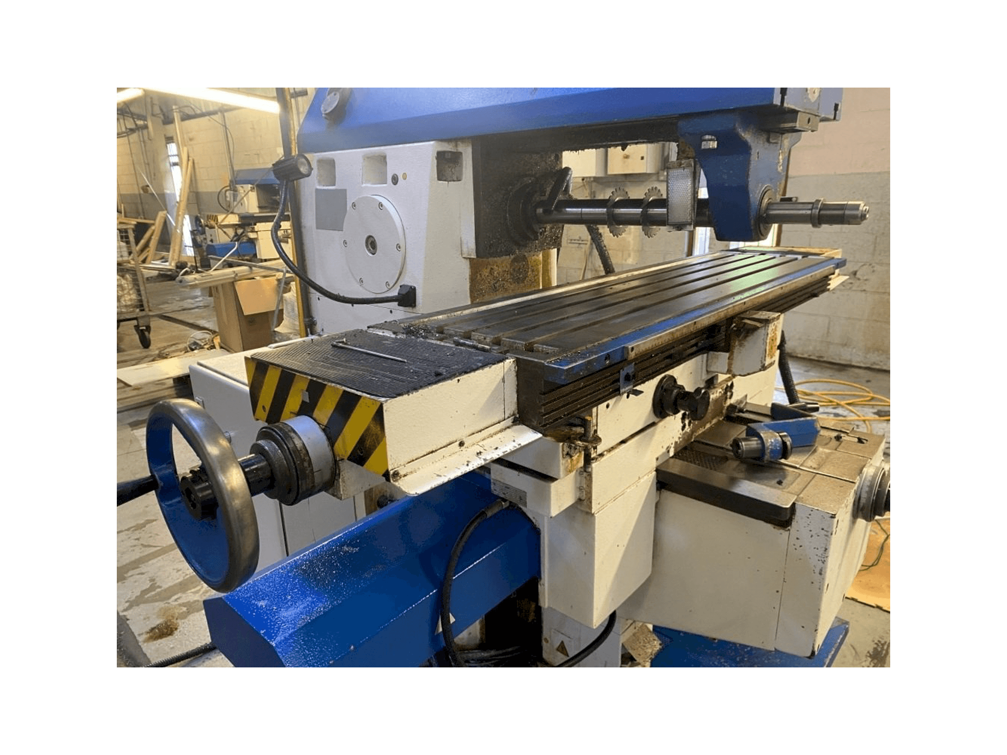 Mašīnas TOS Olomouc FGU 32 pretskats