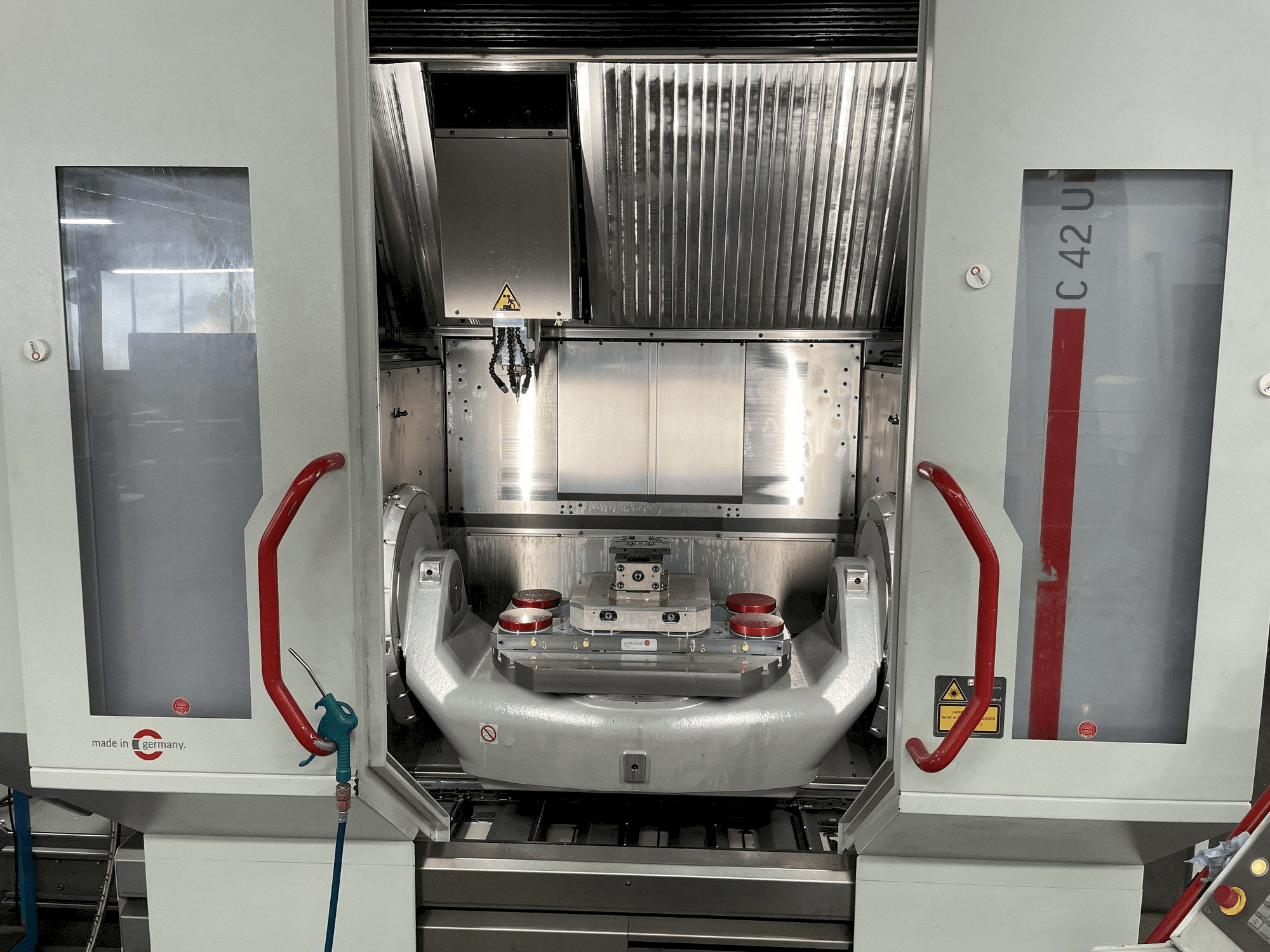 Mašīnas HERMLE C 42 U pretskats