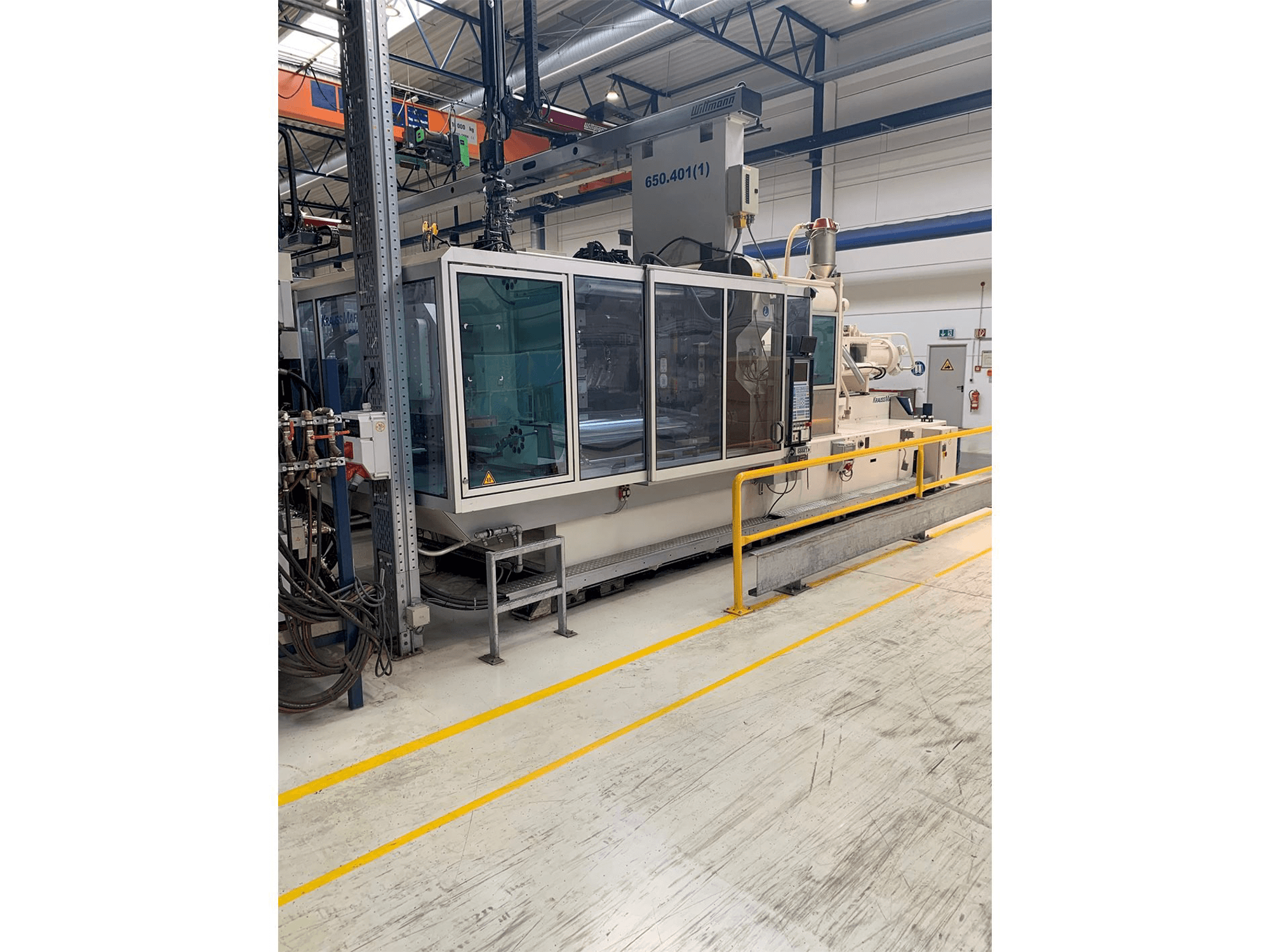 Mašīnas Krauss Maffei 650-2700-520 CL pretskats