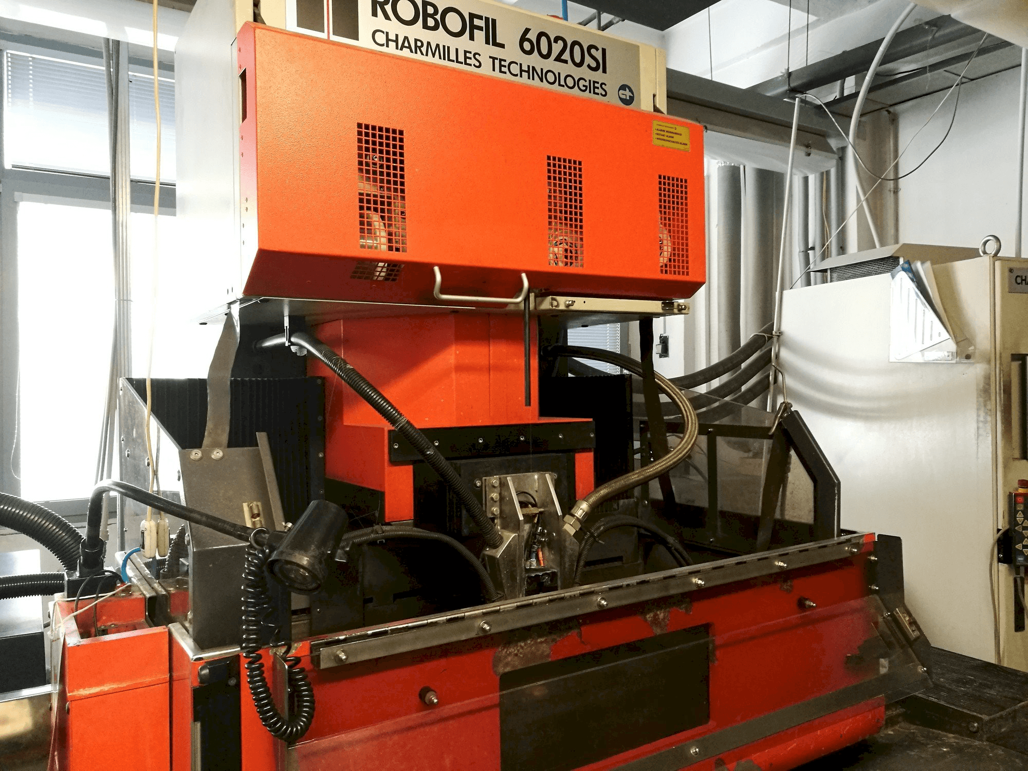 Mašīnas CHARMILLES Robofil 6020 SI pretskats