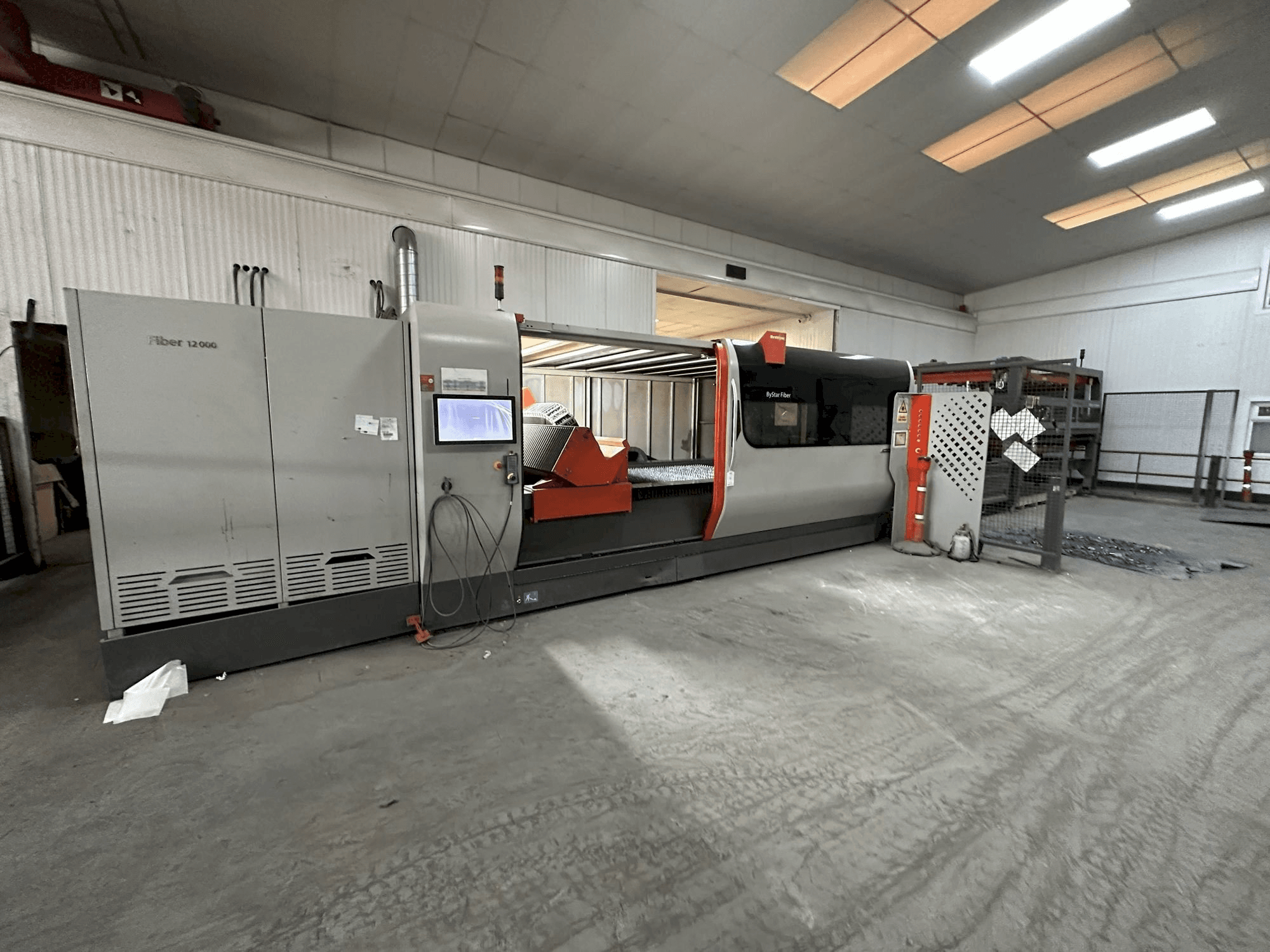 Mašīnas Bystronic Bystar 3015 12KW Fiber pretskats