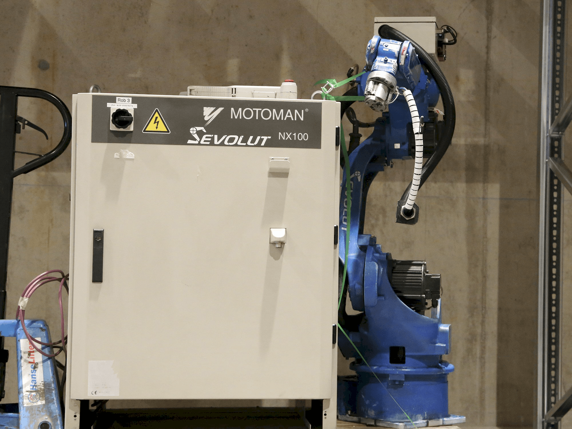 Mašīnas Yaskawa Motoman HP6 pretskats