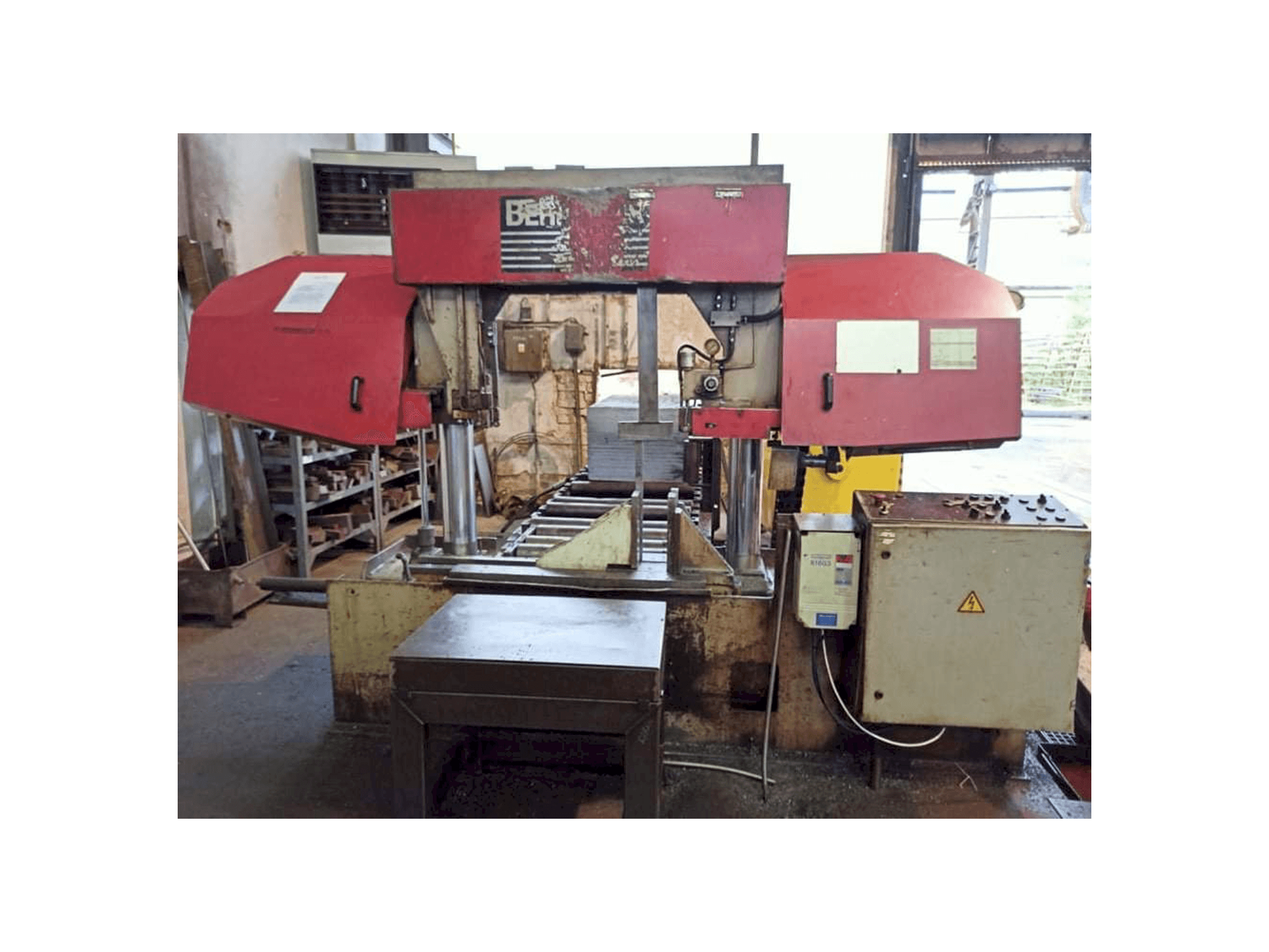 Mašīnas Behringer HBP 530 pretskats