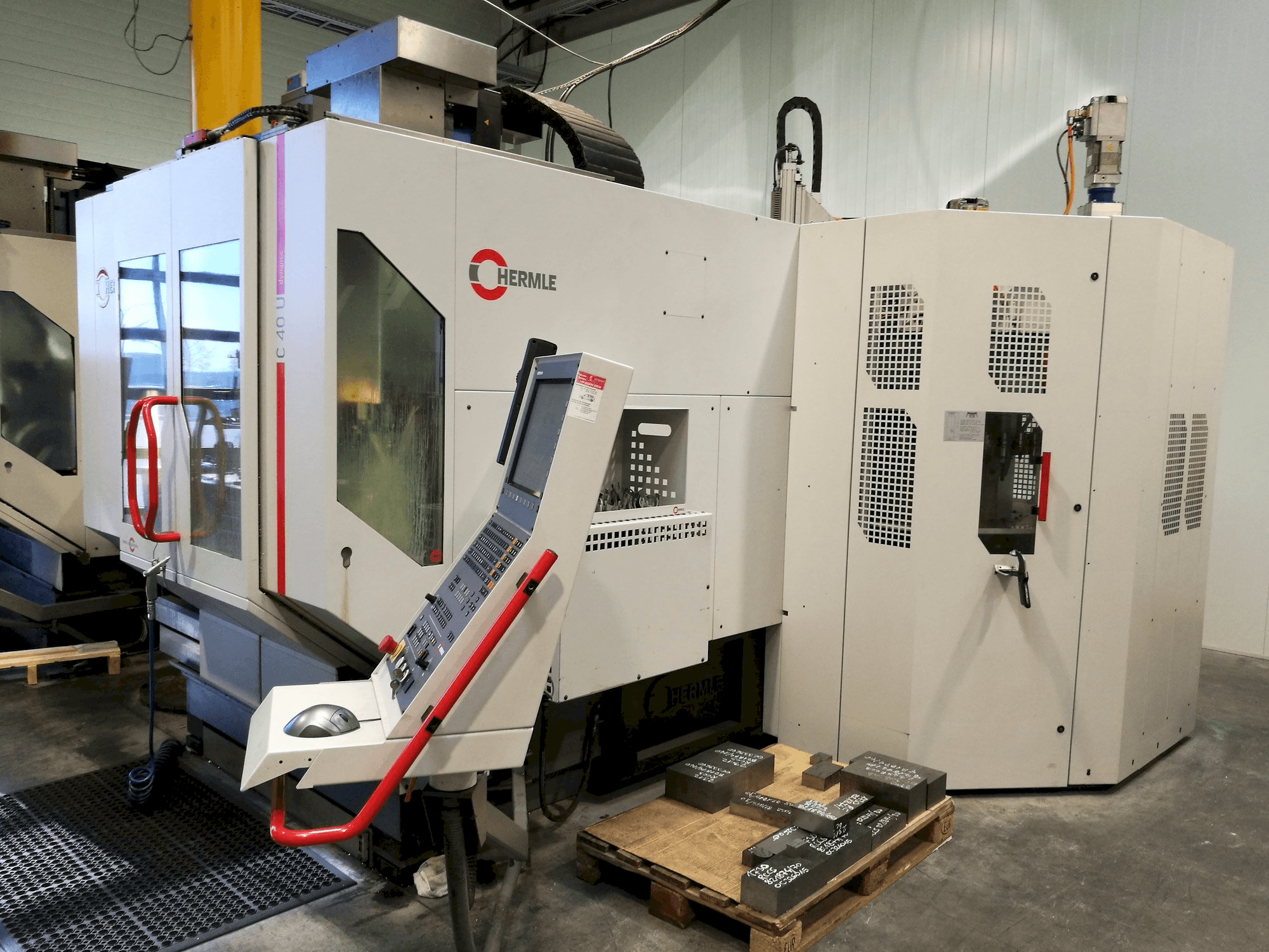 Mašīnas HERMLE C40U dynamic pretskats