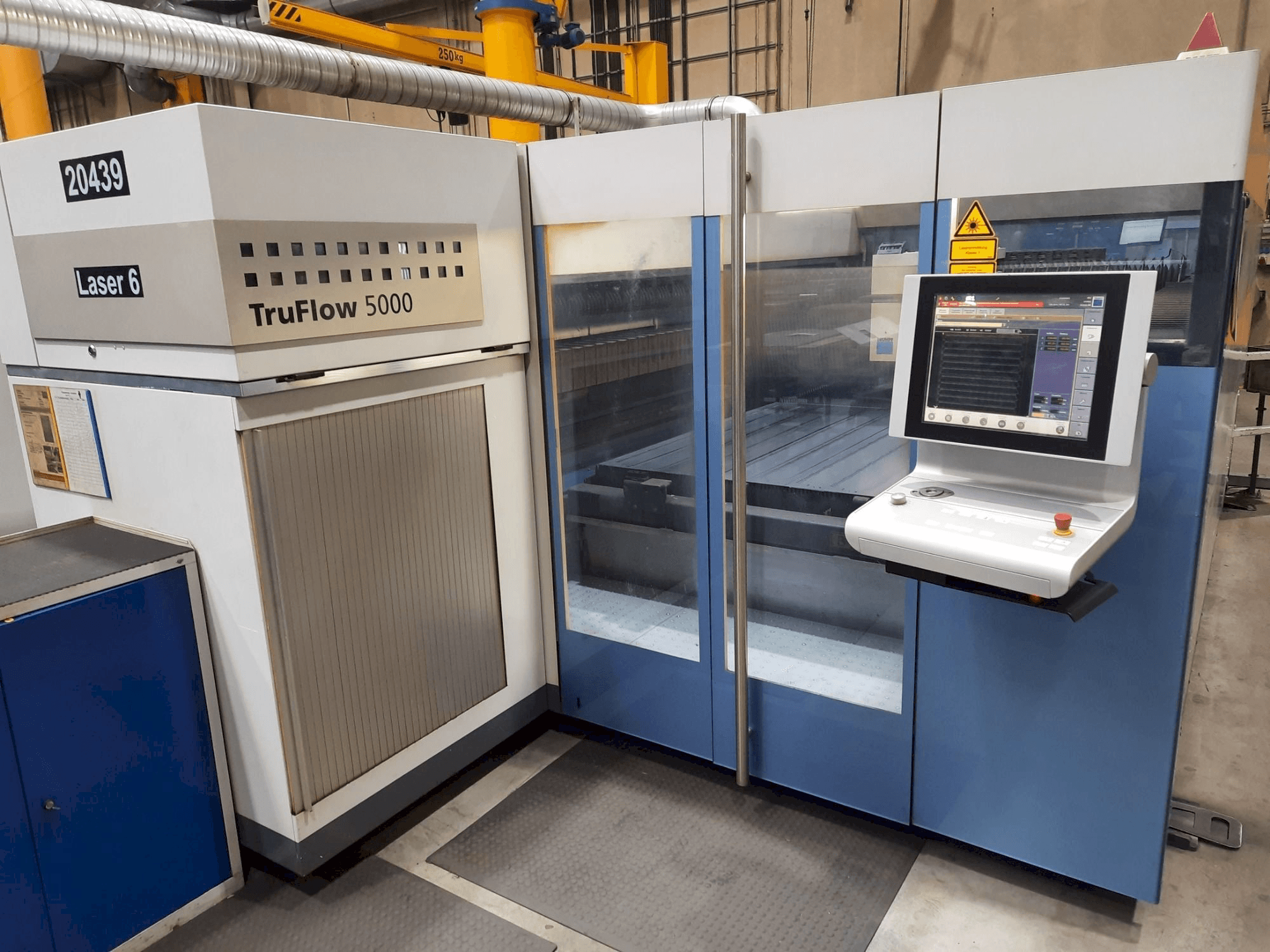 Mašīnas Trumpf L 3030 pretskats