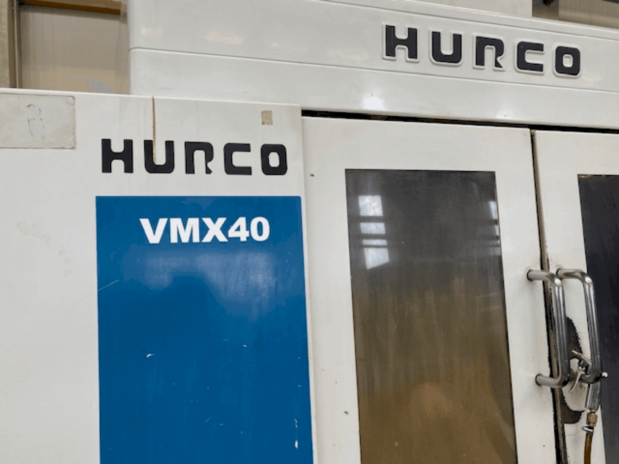 Mašīnas Hurco VMX 40 pretskats