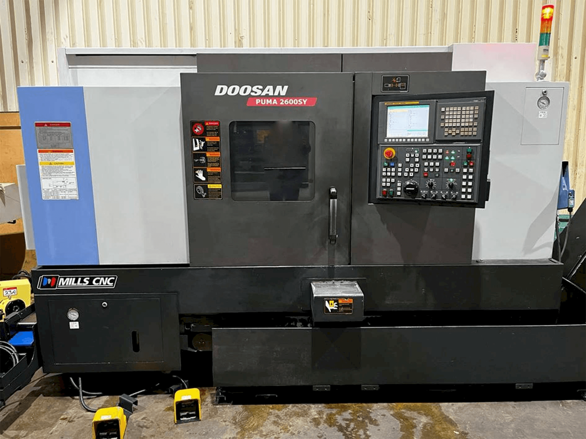 Mašīnas Doosan Puma 2600SY pretskats
