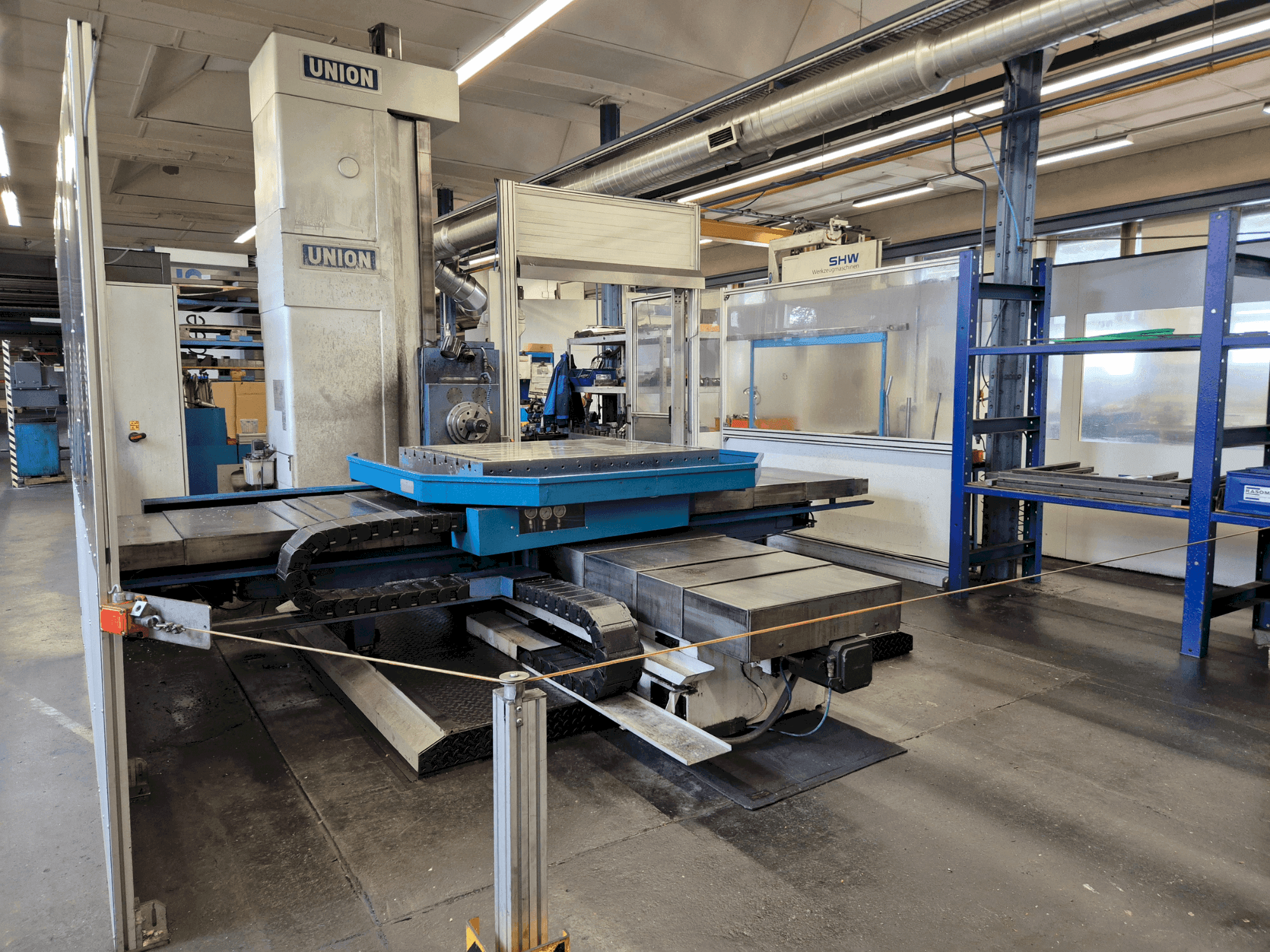 Mašīnas UNION T105 pretskats