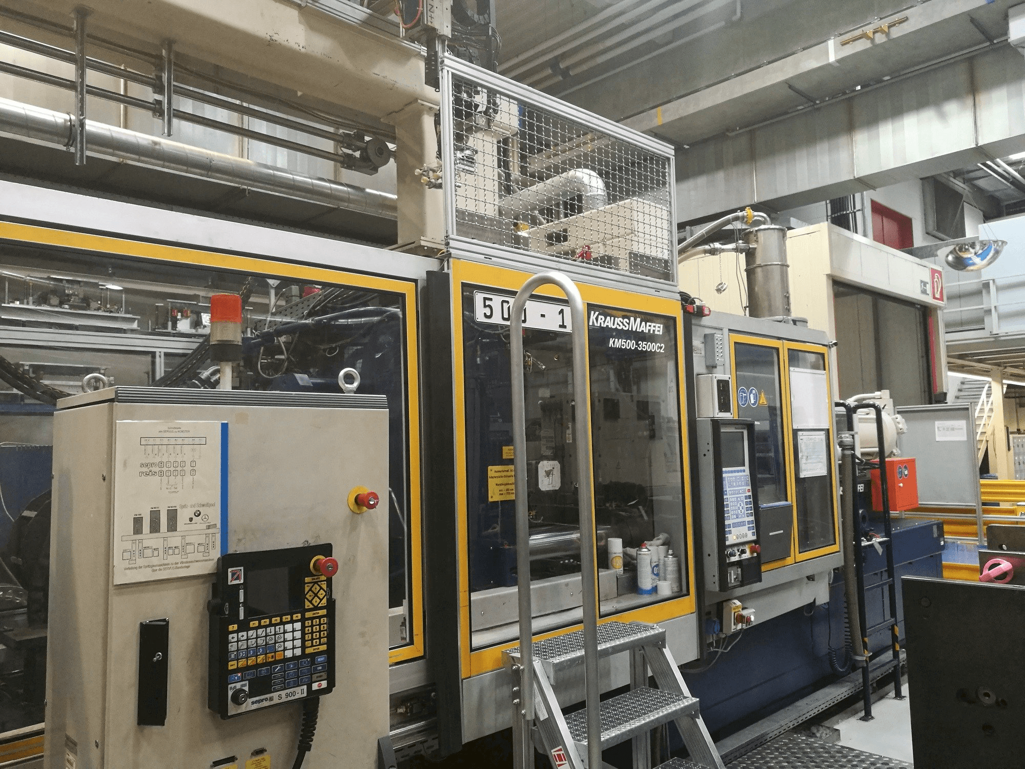 Mašīnas Krauss Maffei 500-3500 C2 pretskats