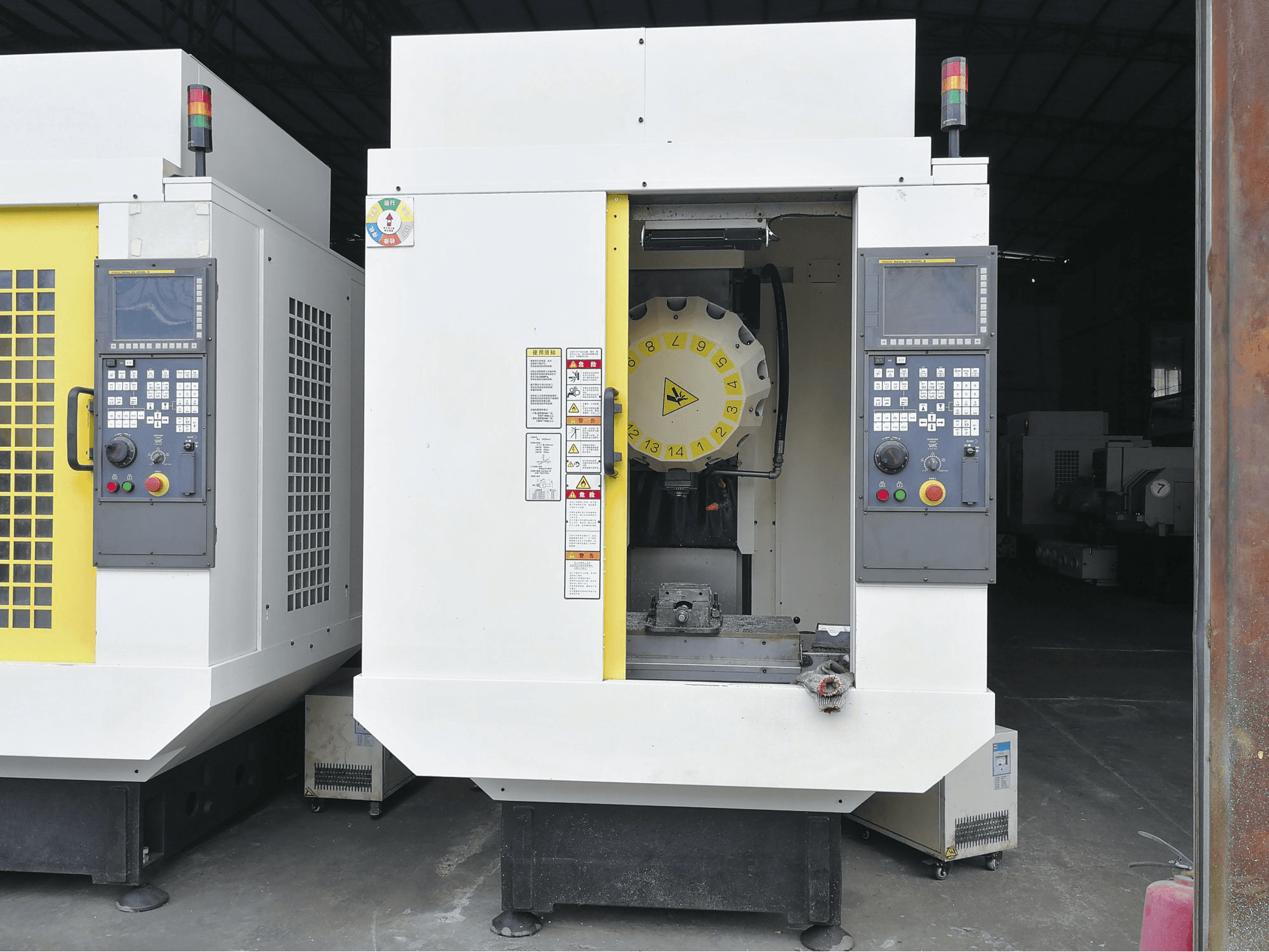 Mašīnas FANUC α-D14MiA pretskats