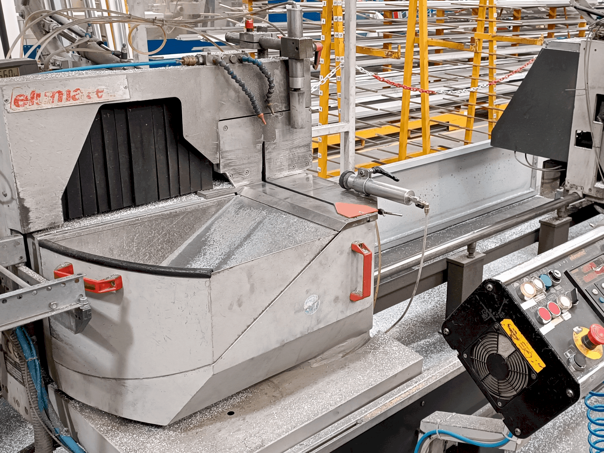 Mašīnas Elumatec DG 104/02 E255 pretskats