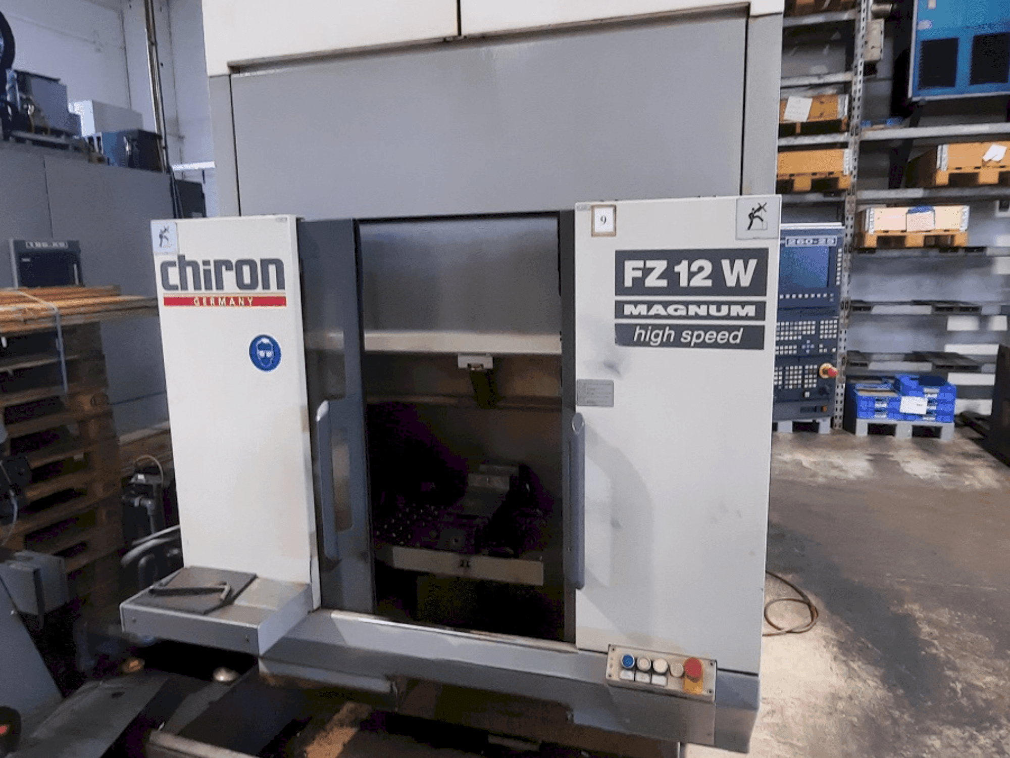Mašīnas CHIRON FZ 12 W pretskats