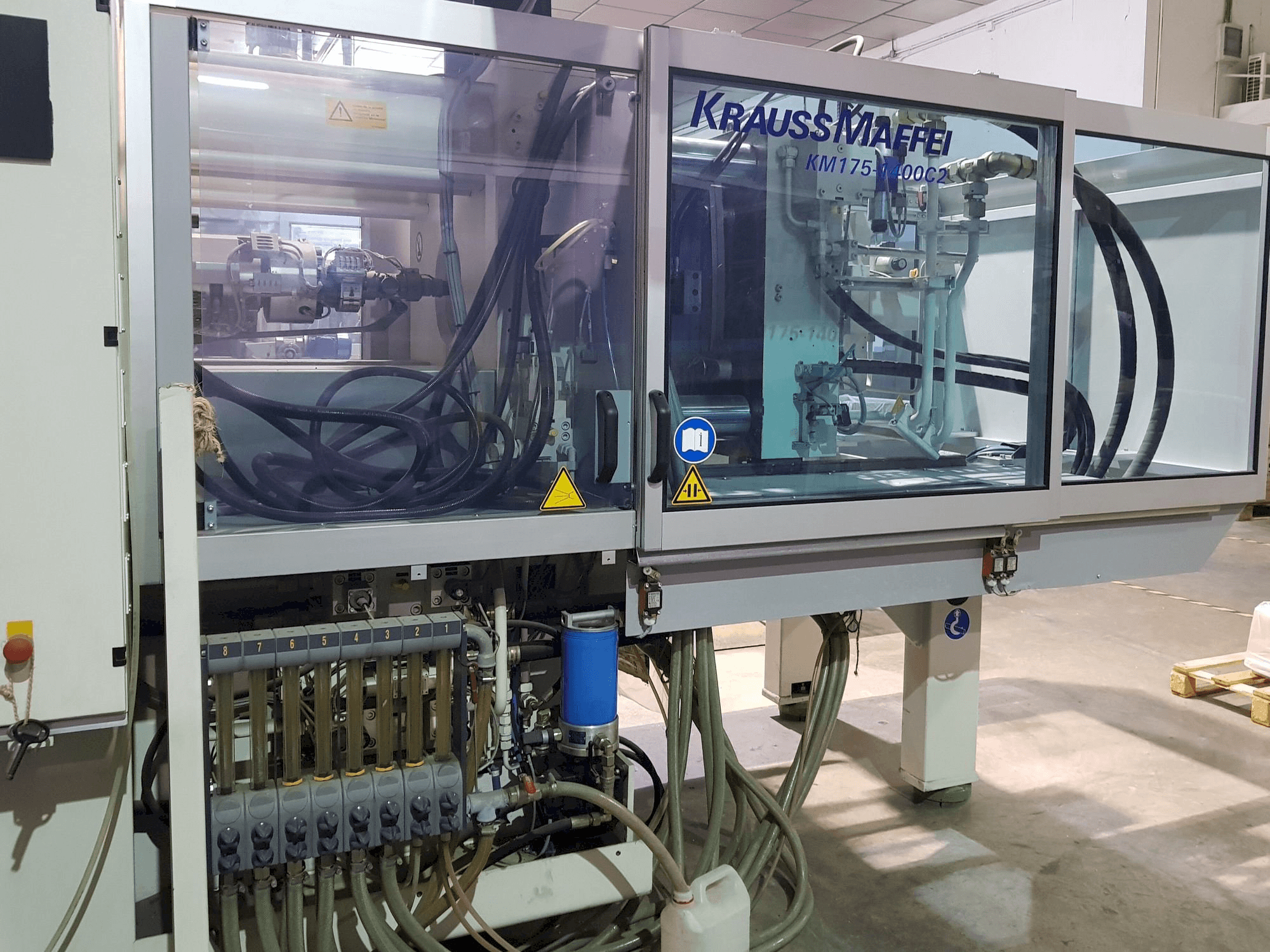 Mašīnas Krauss Maffei 175-1400 C2 pretskats