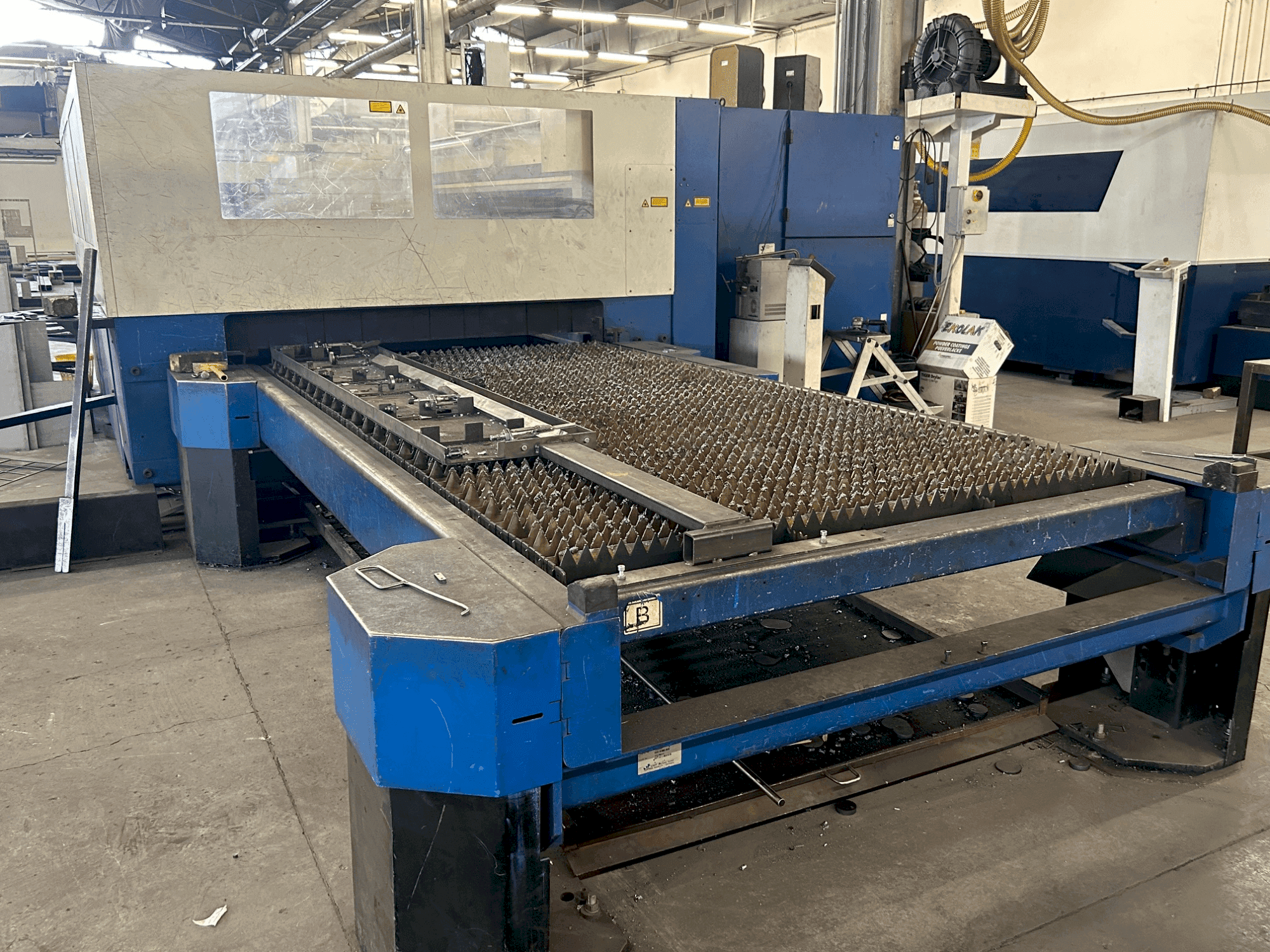 Mašīnas TRUMPF trulaser 3030 (2007) pretskats
