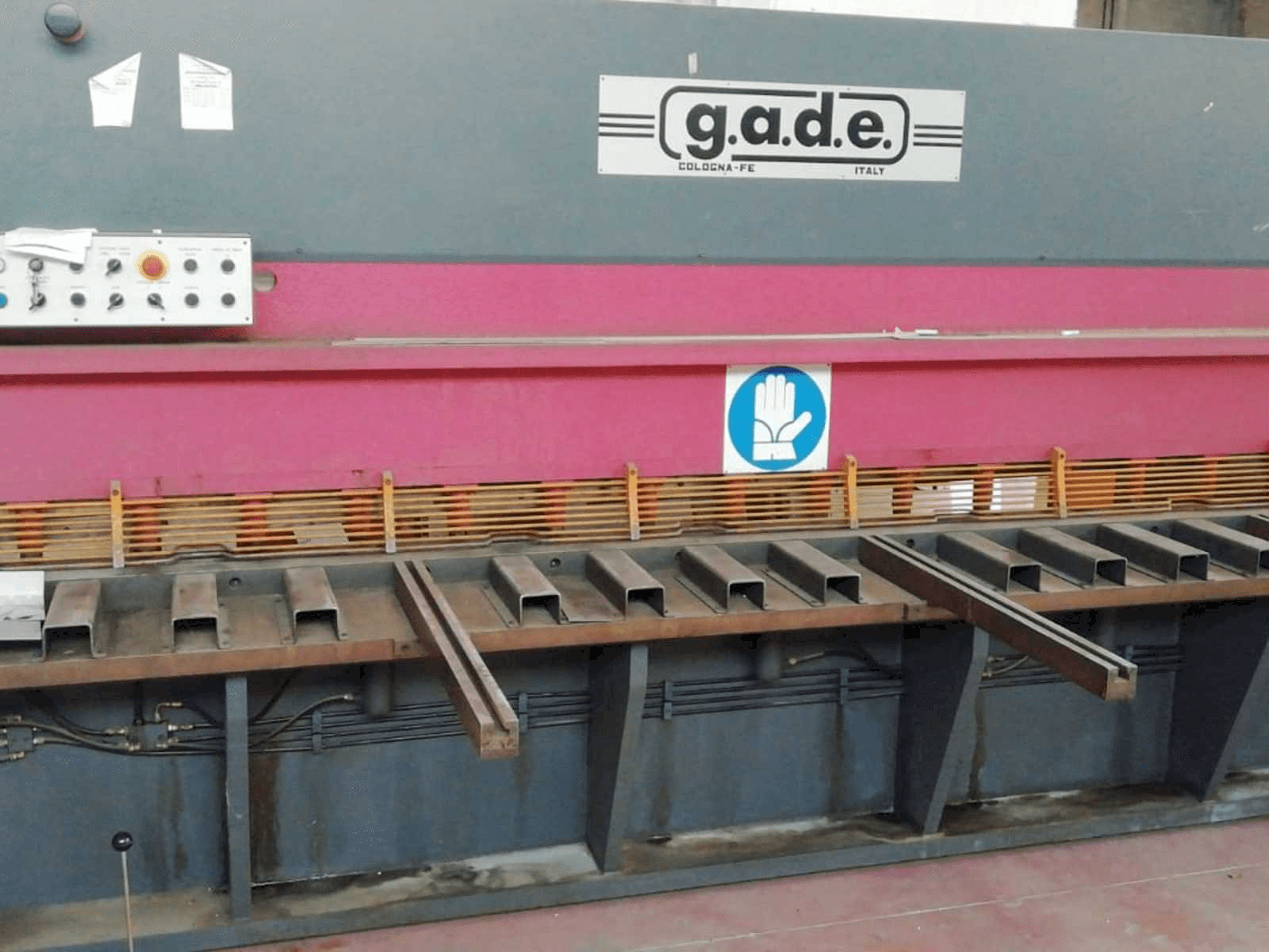 Mašīnas Gade CO - 40 / 4 pretskats