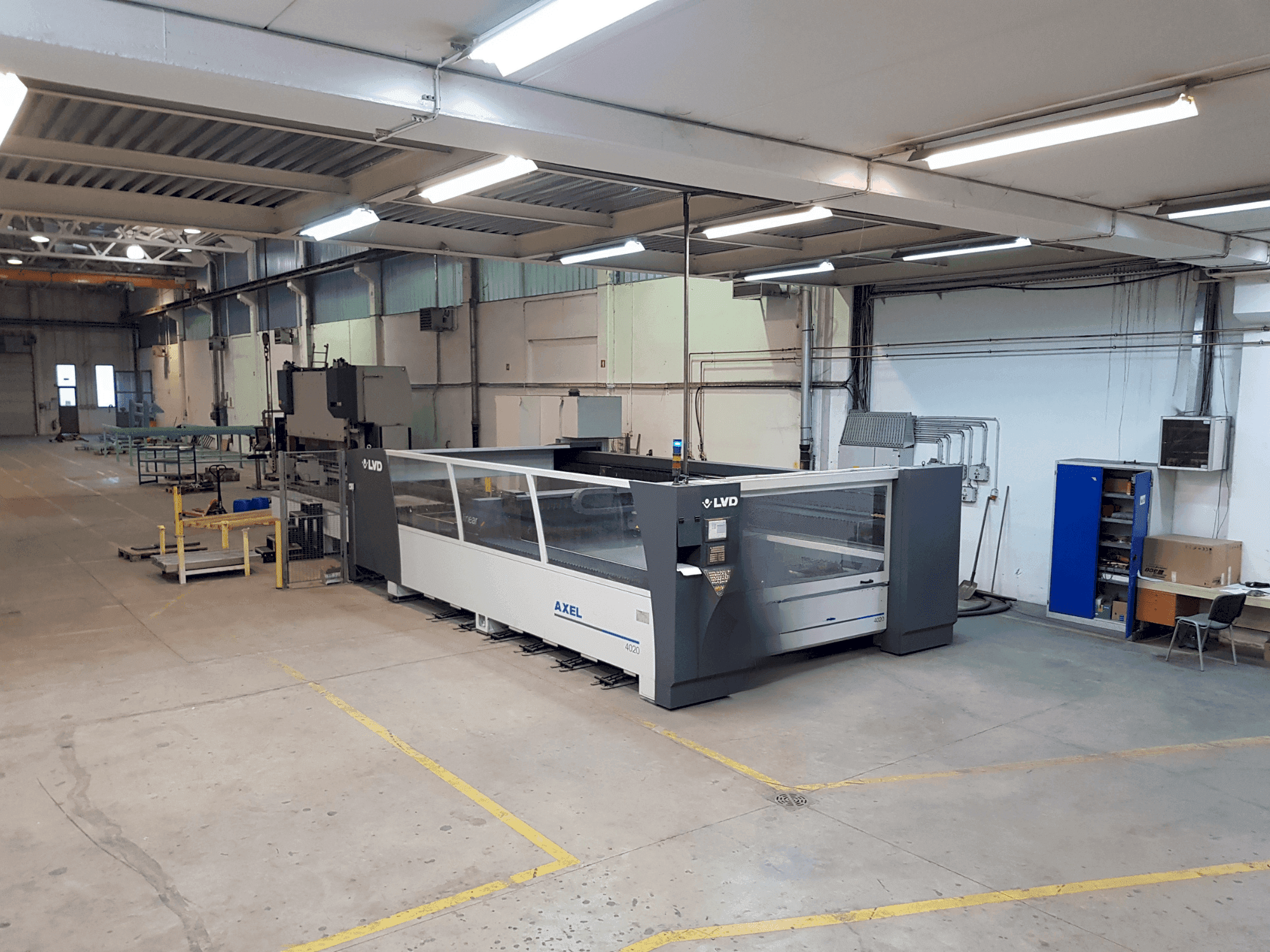 Mašīnas LVD Axel 4020 pretskats