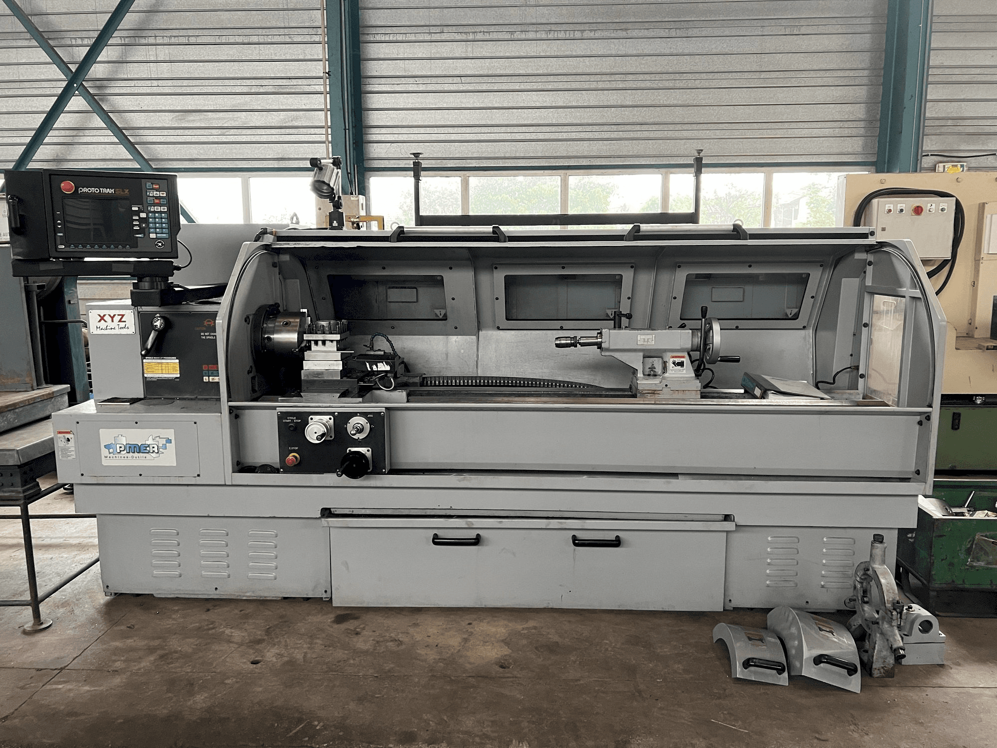 Mašīnas XYZ PROTURN SLX 425-2M pretskats
