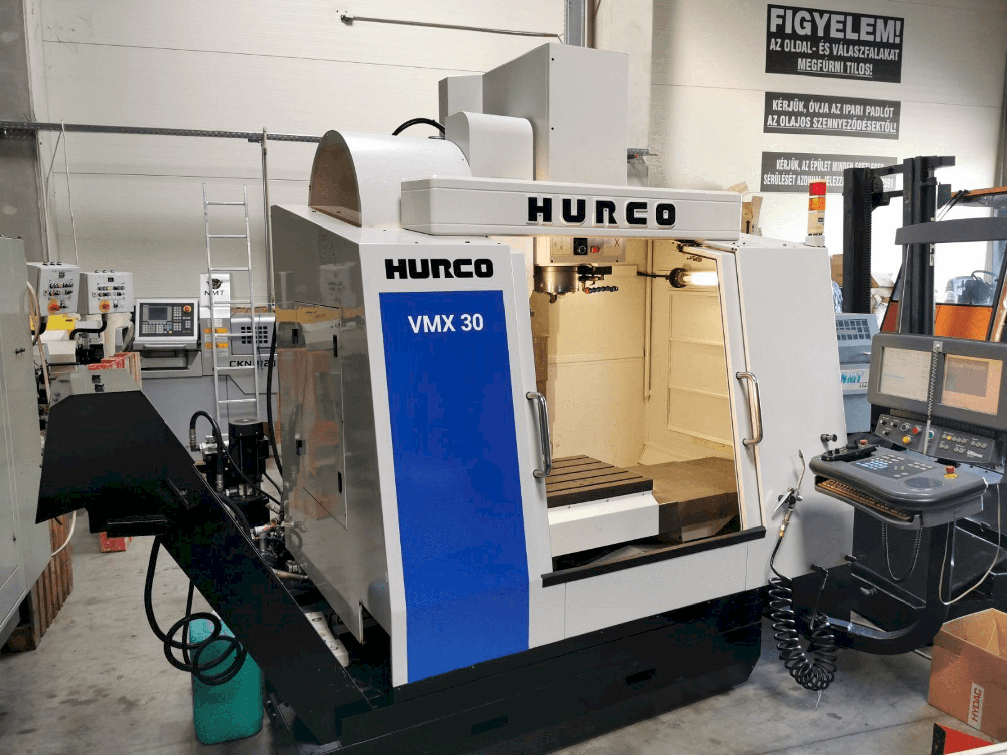 Mašīnas Hurco VMX30 pretskats