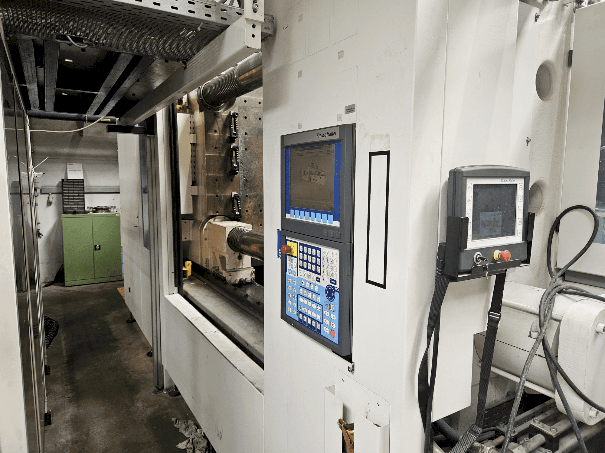 Mašīnas Krauss Maffei 800-12000 MX pretskats