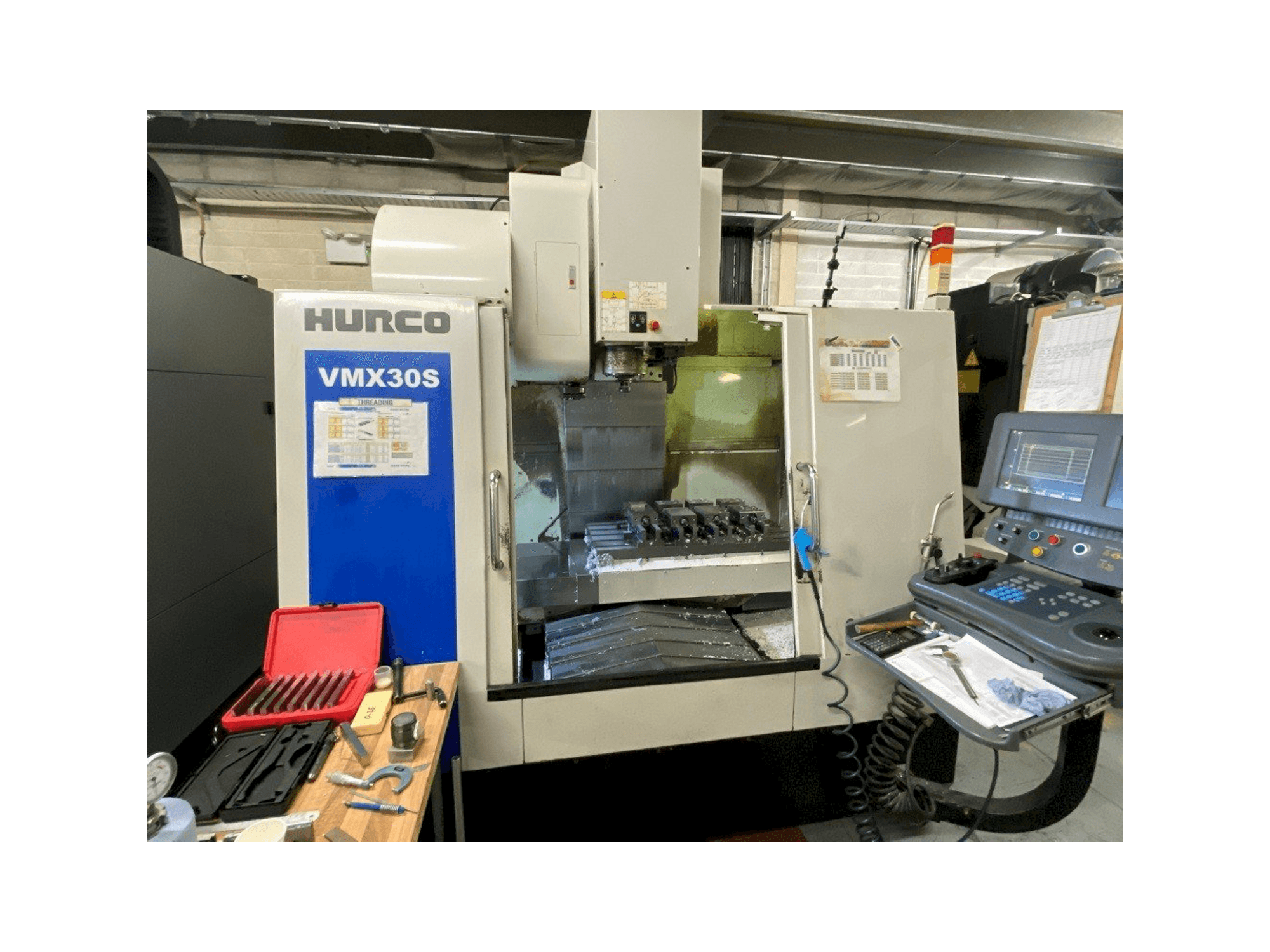 Mašīnas Hurco VMX30S pretskats