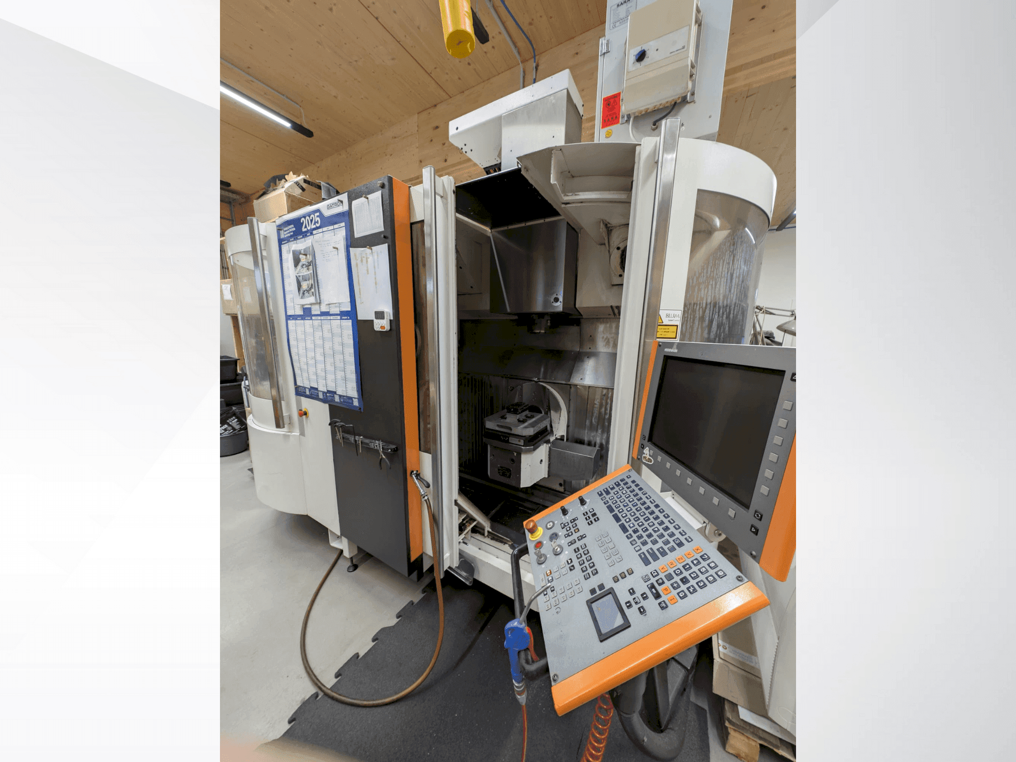 Mašīnas MIKRON UCP 600 Vario pretskats