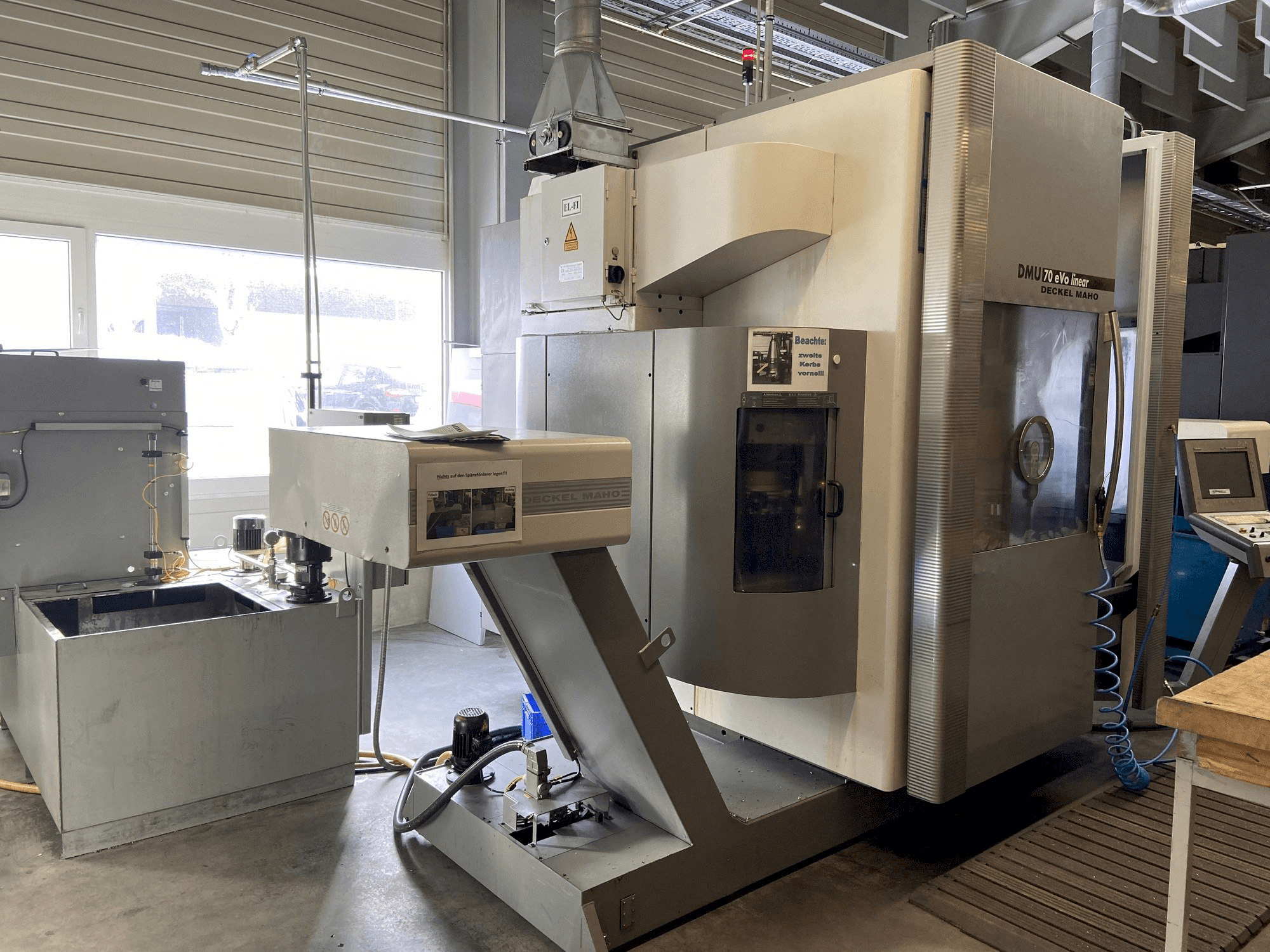 Mašīnas DECKEL MAHO DMU 70 eVo linear pretskats