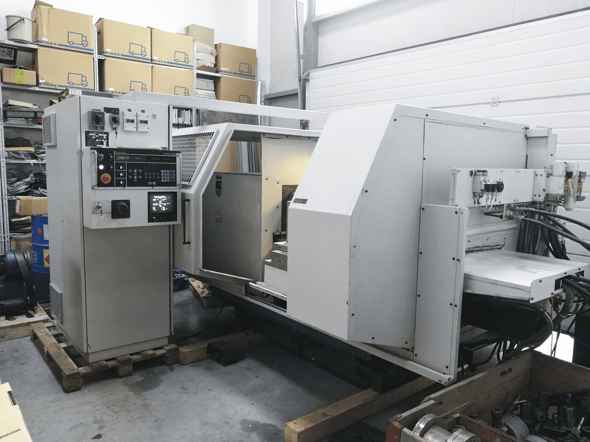 Mašīnas Gildemeister RNF 40/200 skats no labās puses