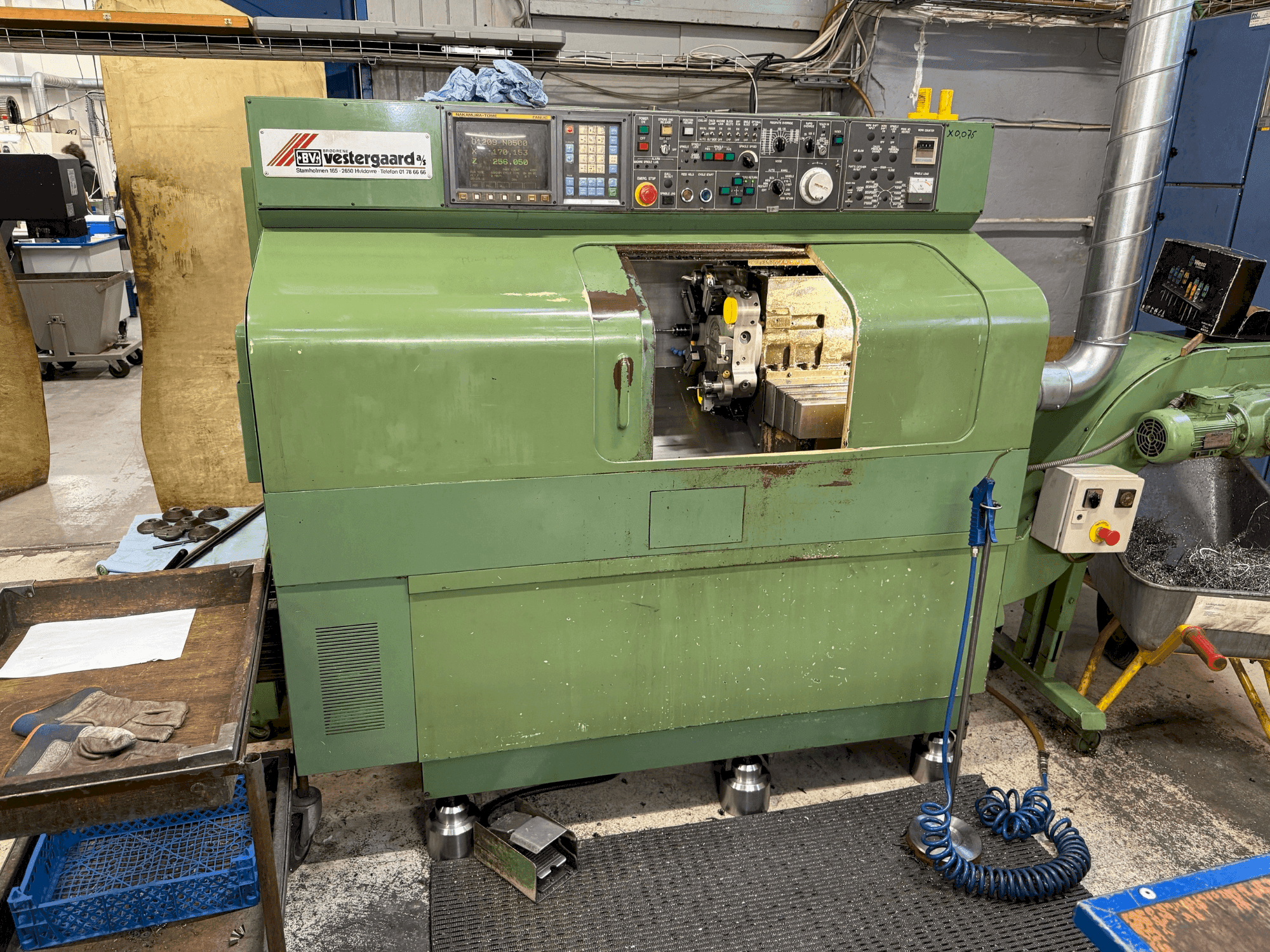 Mašīnas NAKAMURA TMC-15 pretskats