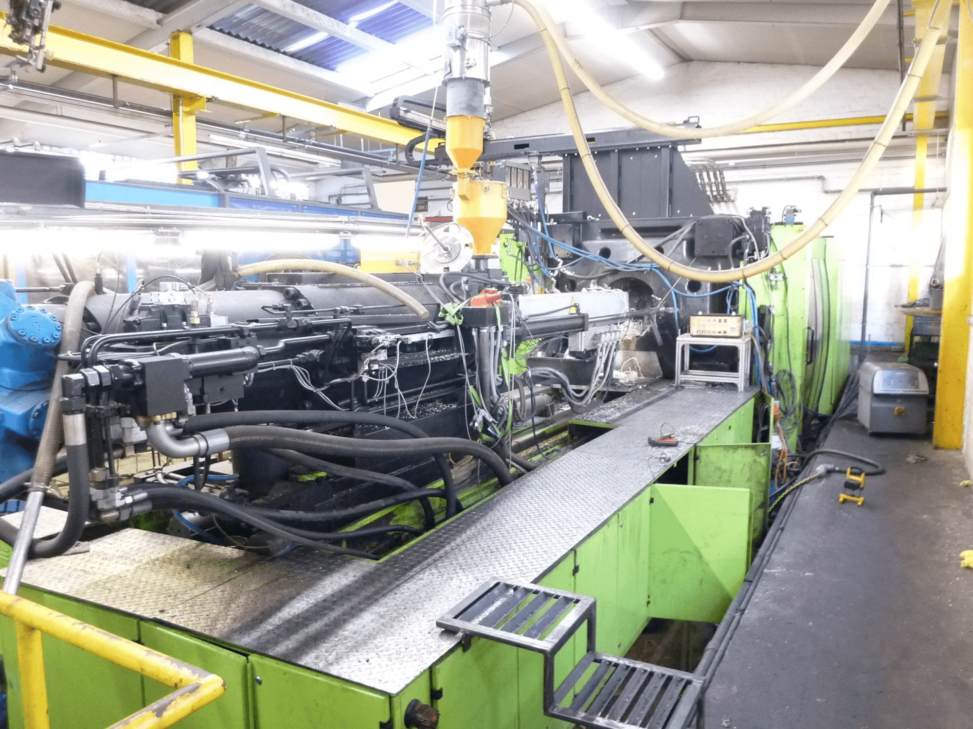 Mašīnas ENGEL ES 10000/1300 DK kreisās malas skats