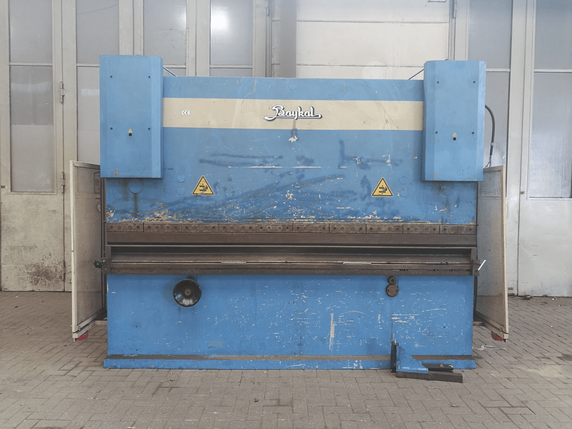 Mašīnas Baykal APH 3112x220 pretskats