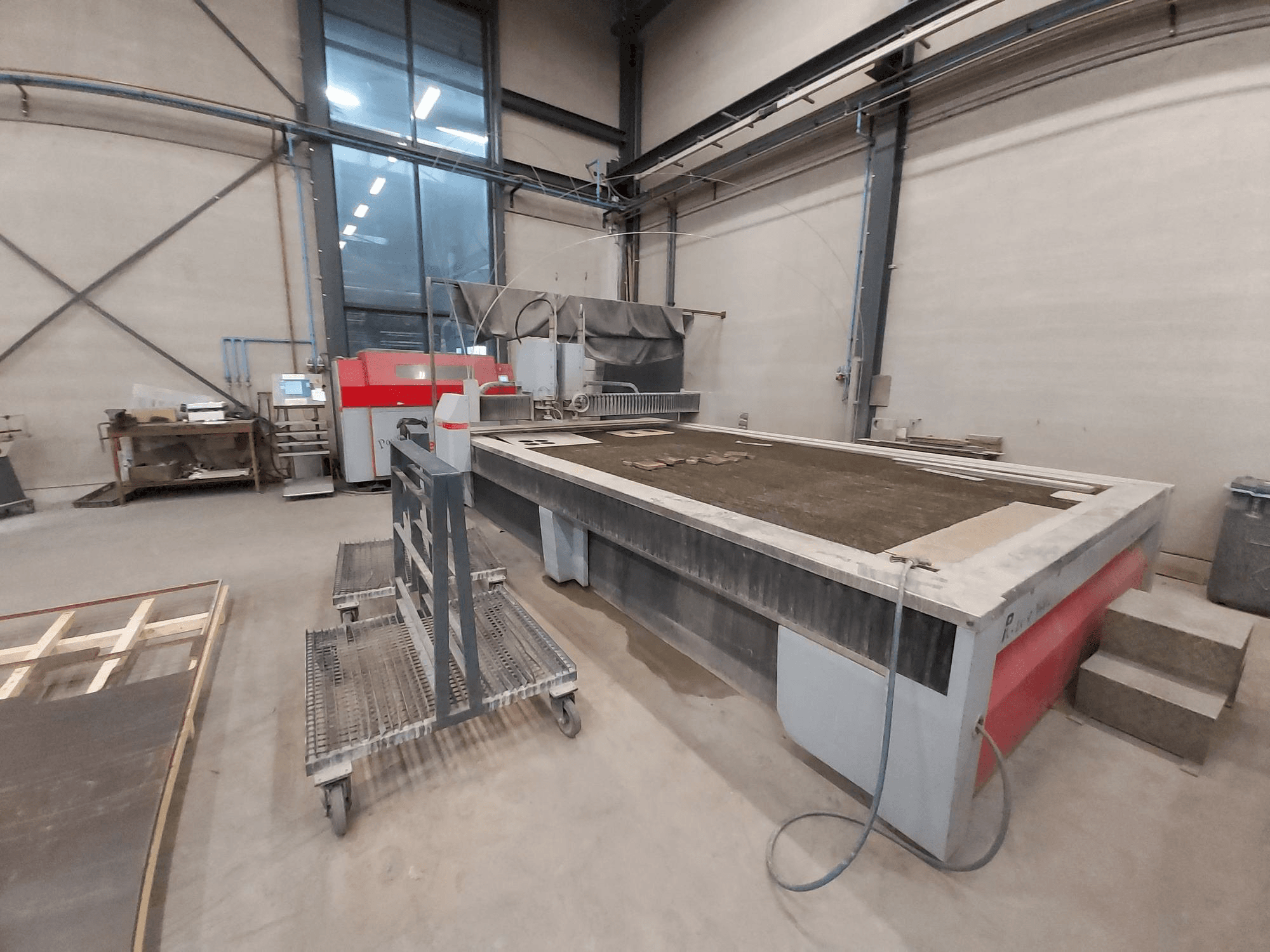 Mašīnas Resato PJE-4-4000 waterjet pretskats