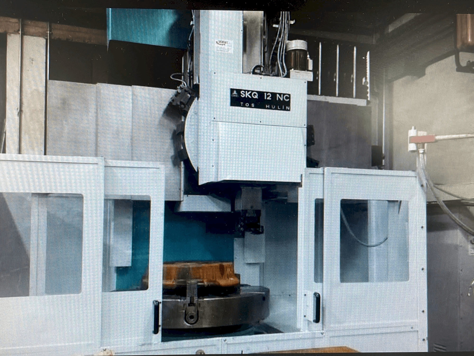 Mašīnas TOS SKQ 12 NC pretskats