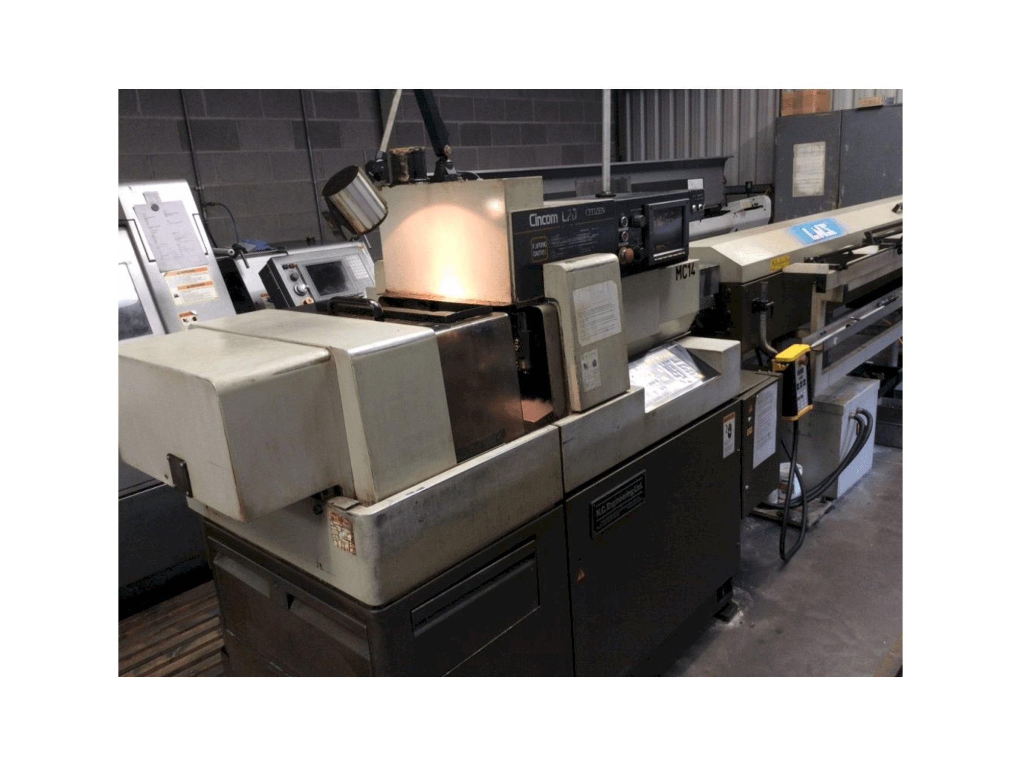 Mašīnas Citizen Cincom L320 pretskats